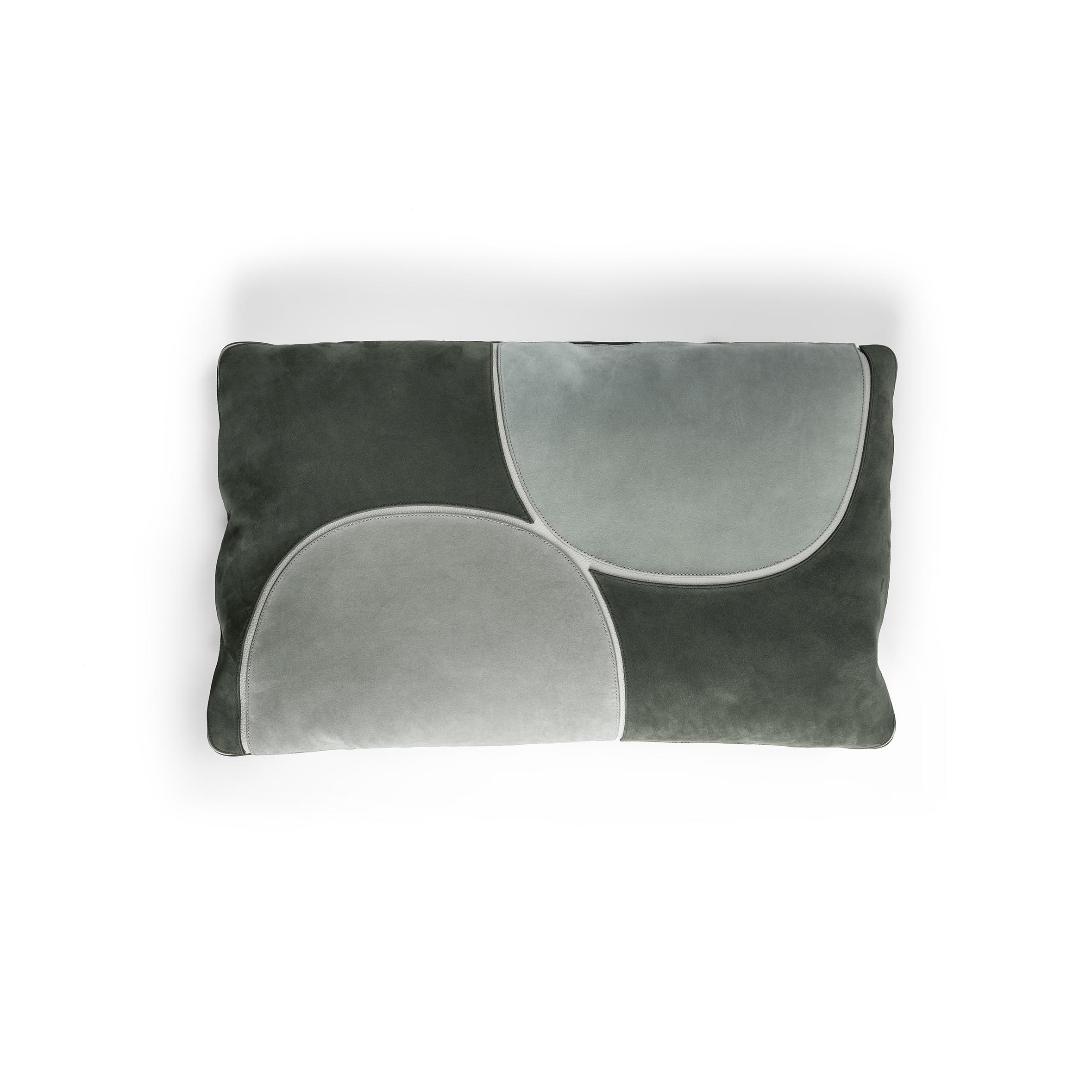 Mostra il prodotto Ikiperu Cushions del produttore Poltrona Frau