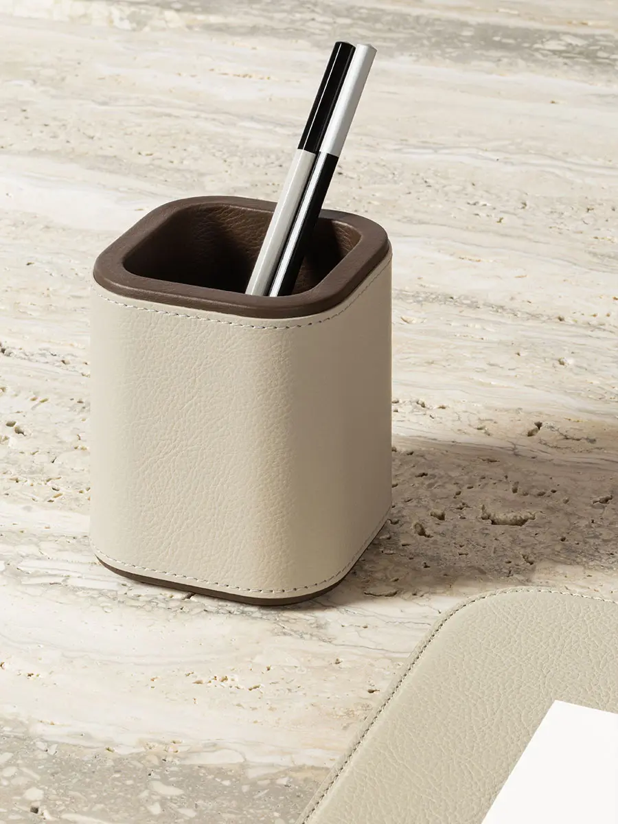 Poltrona Frau - Office Collection | Pen holder