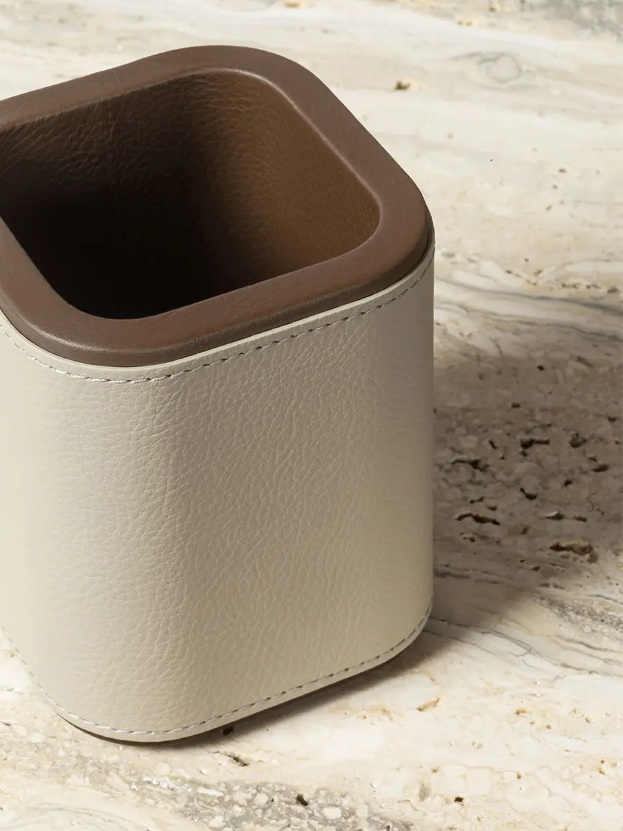 Poltrona Frau - Office Collection | Pen holder