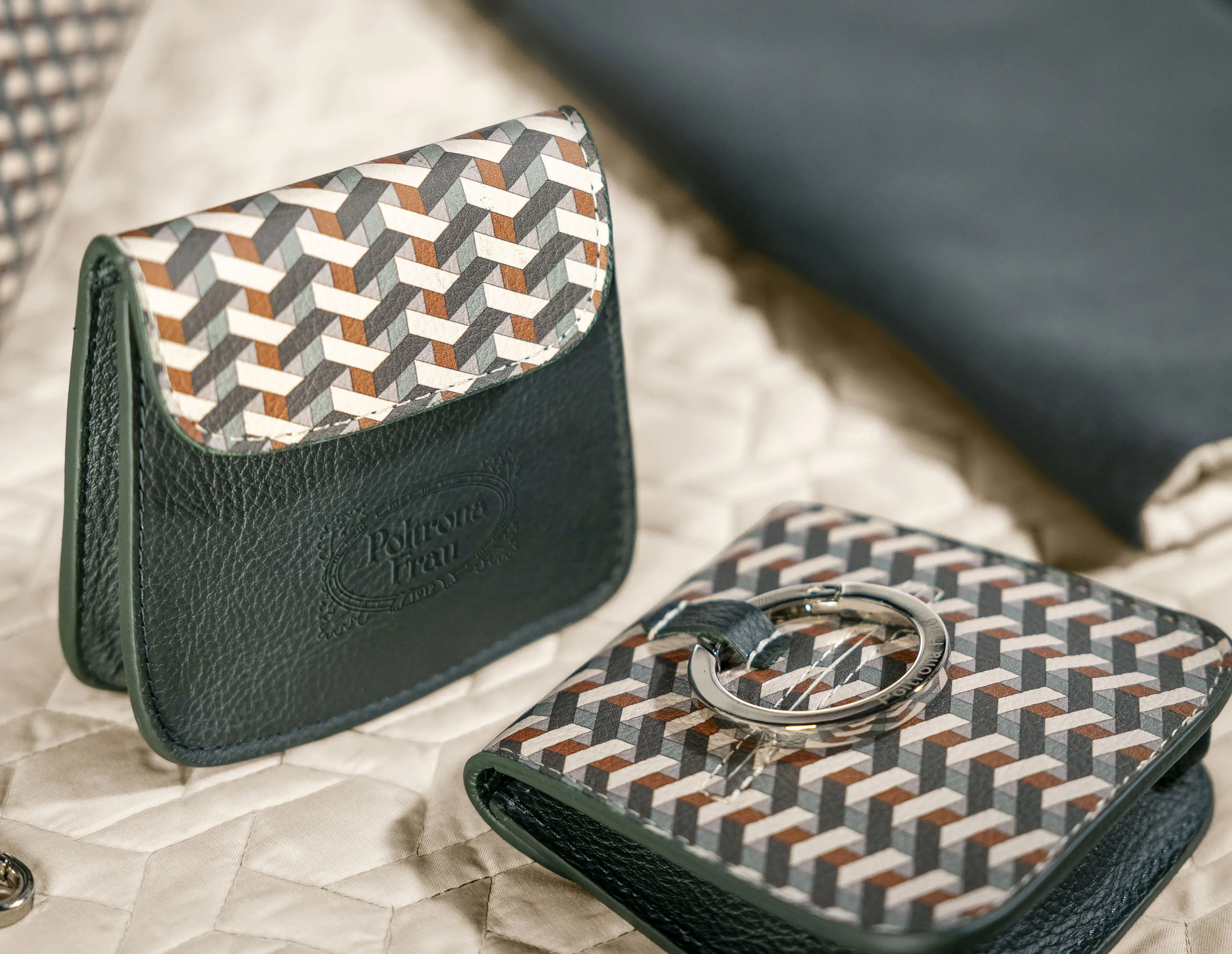Poltrona Frau - Pet Collection | Biscuit pocket
