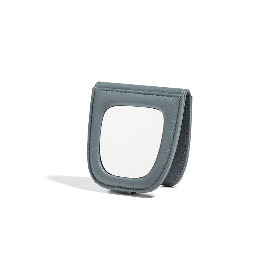 Display product Squash | Pocket mirror from manufacturer Poltrona Frau