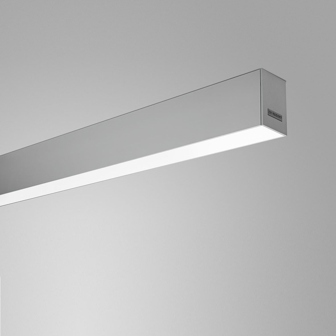 Display product Slash 2 from manufacturer Regent Lighting