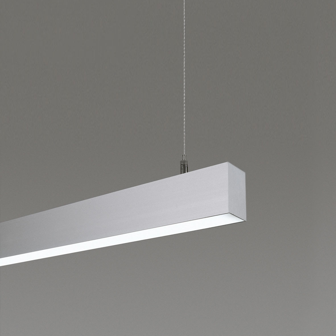 Mostra il prodotto Slash 2 del produttore Regent Lighting
