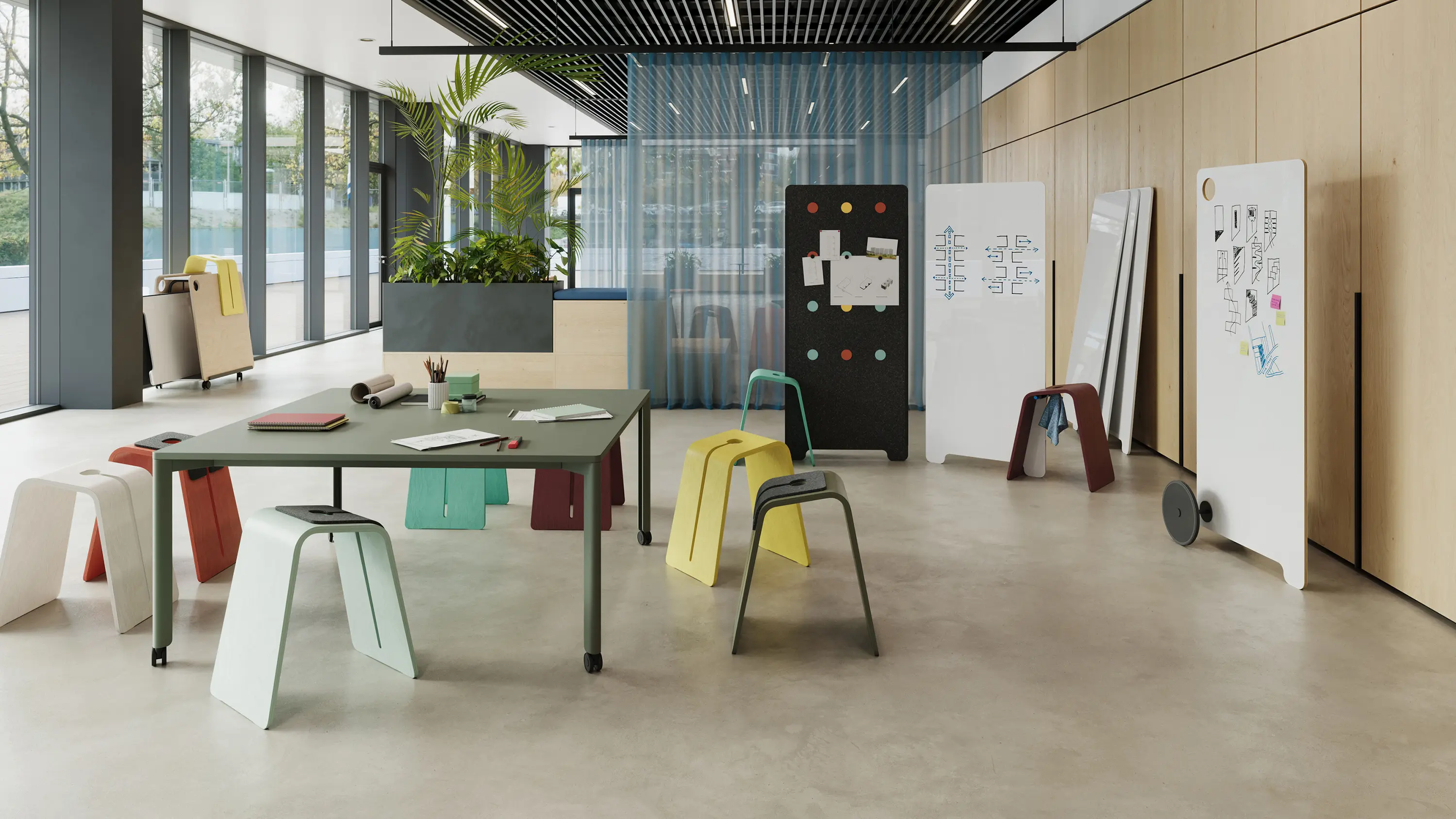 RENZ - Showtime Side Table / Woody stool