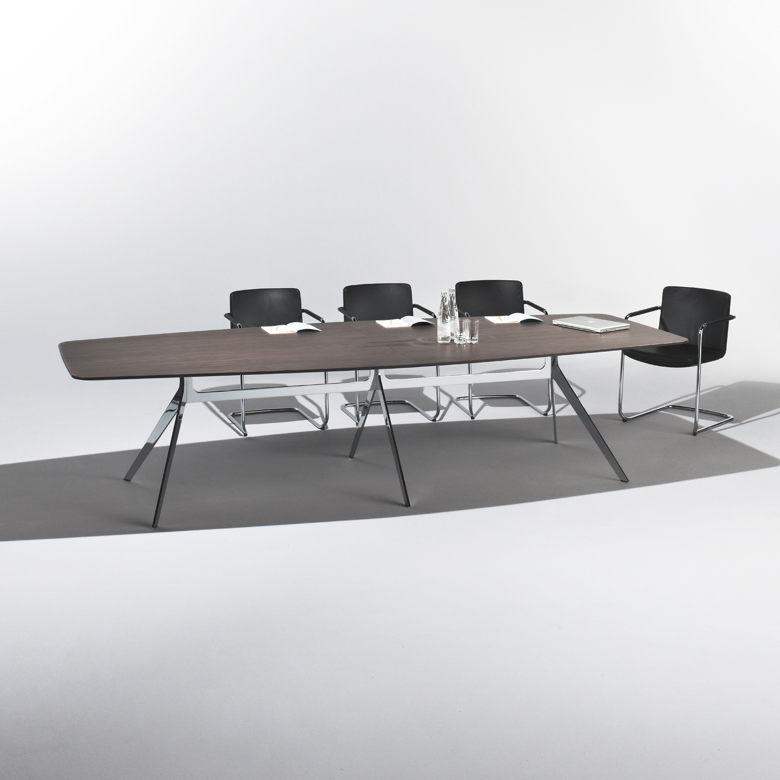 Mostra il prodotto Star conference table del produttore RENZ