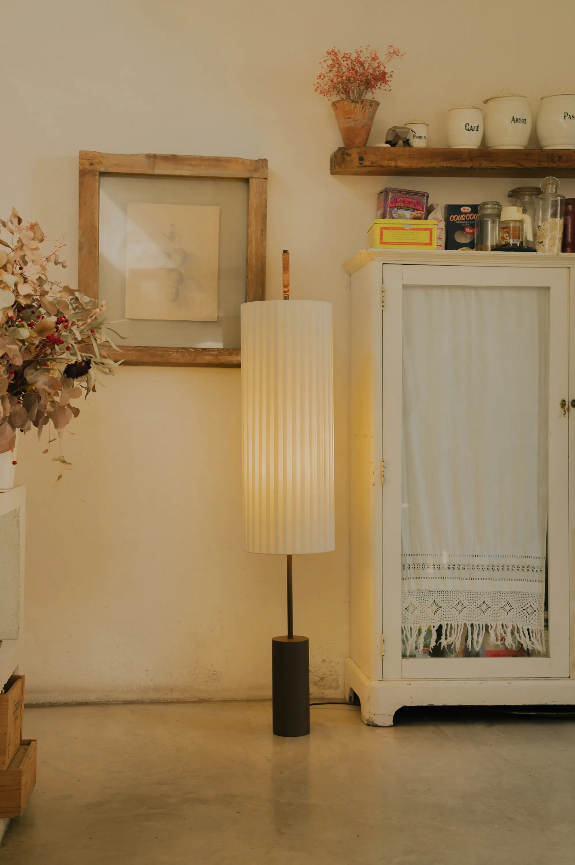 Santa & Cole - Dórica | Lámparas de pie