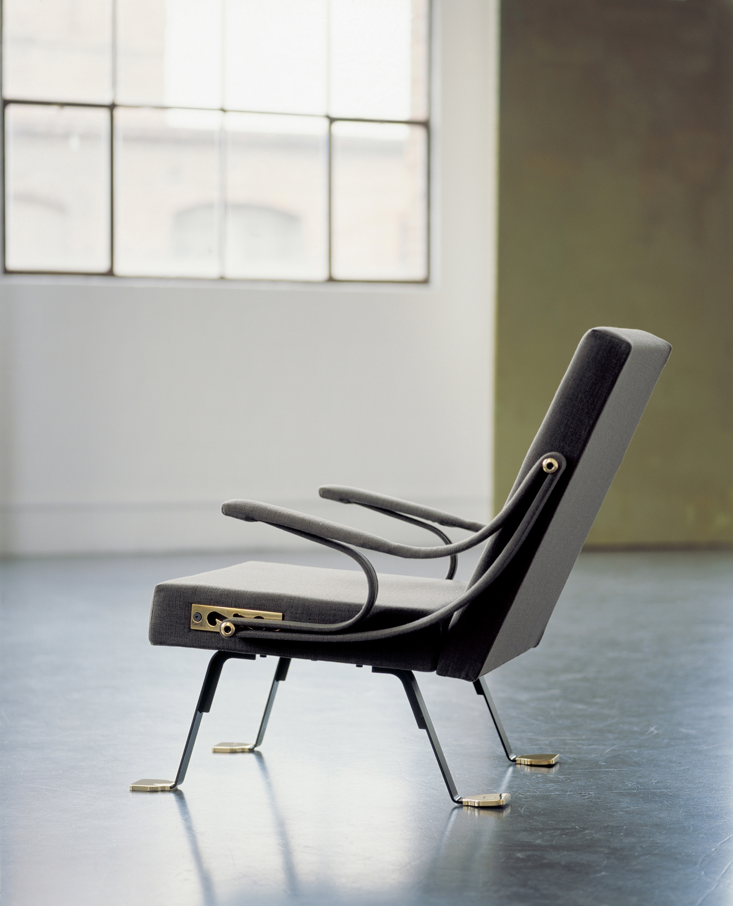 Vertoon produk Digamma Armchair | Furniture van vervaardiger Santa & Cole