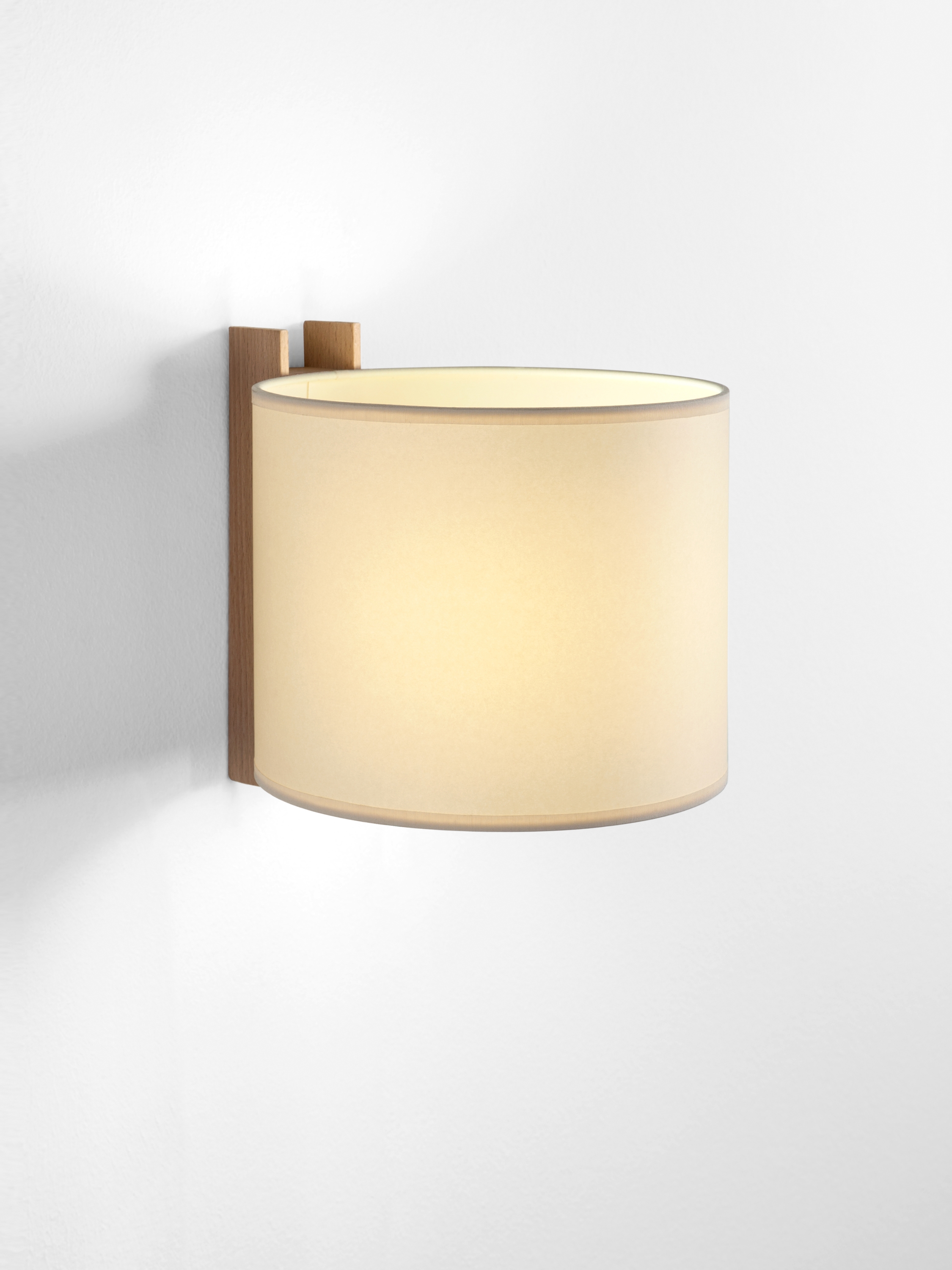 Display product TMM corto | Wall Lamp from manufacturer Santa & Cole