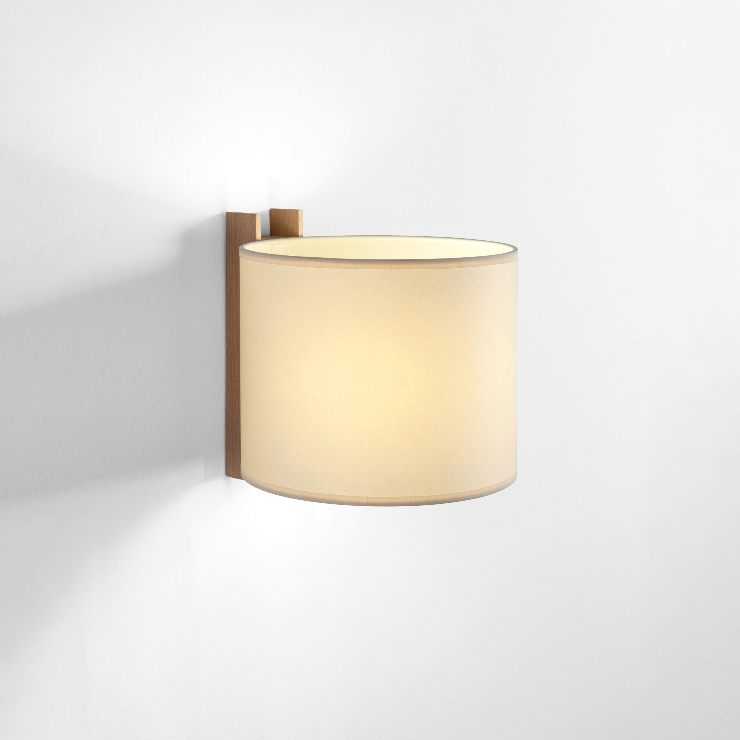 Display product TMM corto | Wall Lamp from manufacturer Santa & Cole