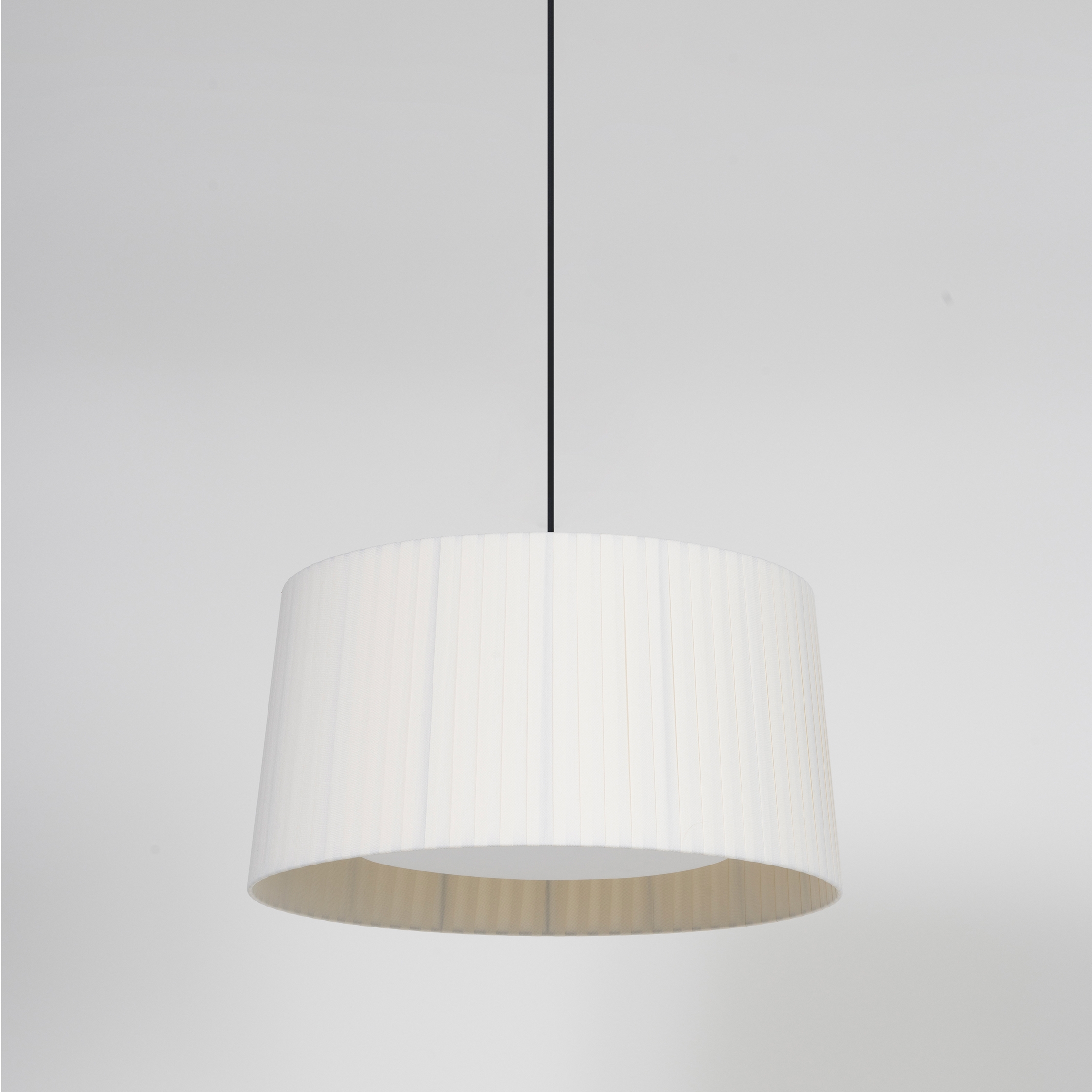 Display product GT5 | Pendant Lamp from manufacturer Santa & Cole