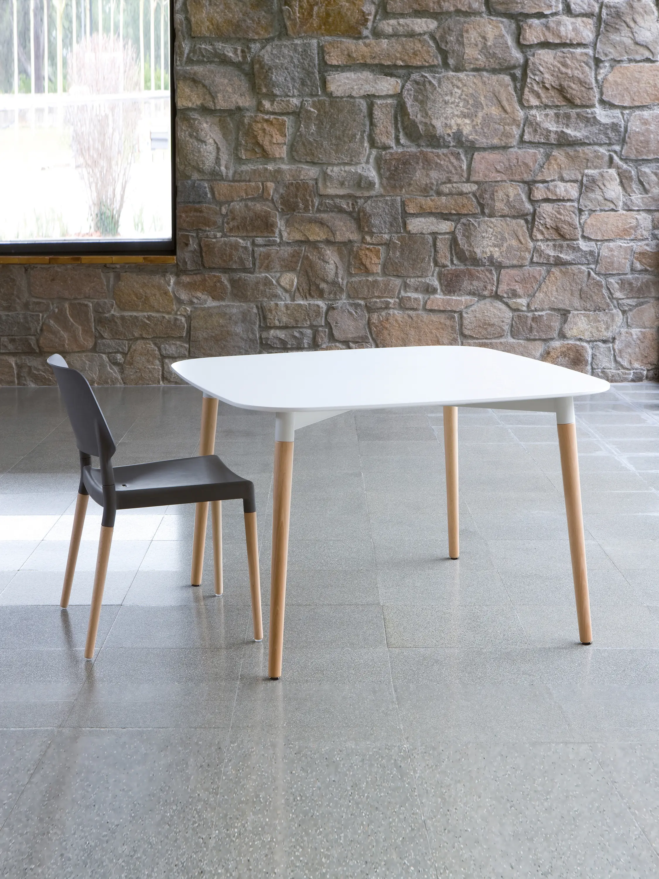 Santa & Cole - Belloch cuadrada Table | Furniture