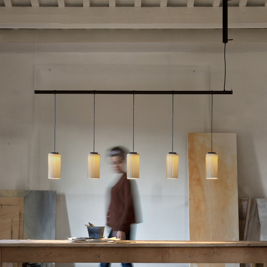 Display product Cirio Lineal | Pendant Lamp from manufacturer Santa & Cole