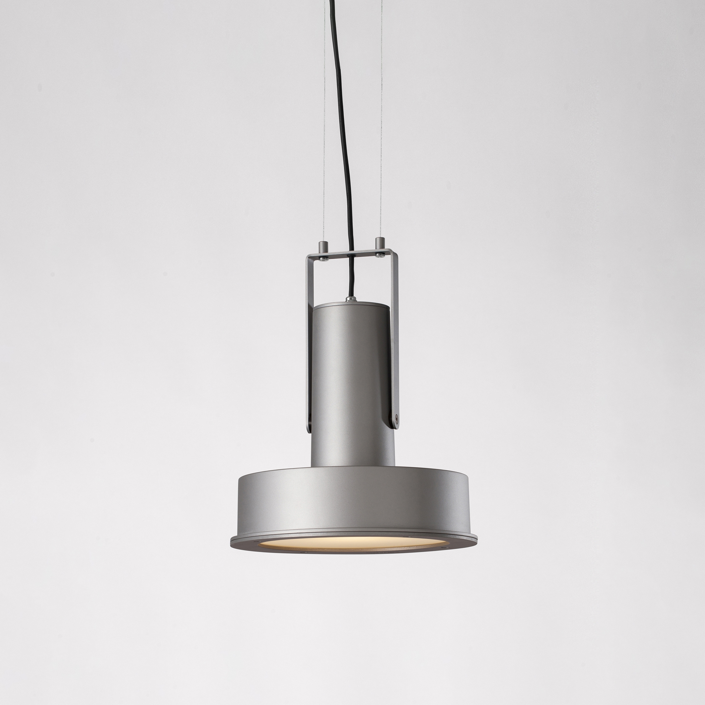 Vertoon produk Arne Domus | Pendant Lamp van vervaardiger Santa & Cole