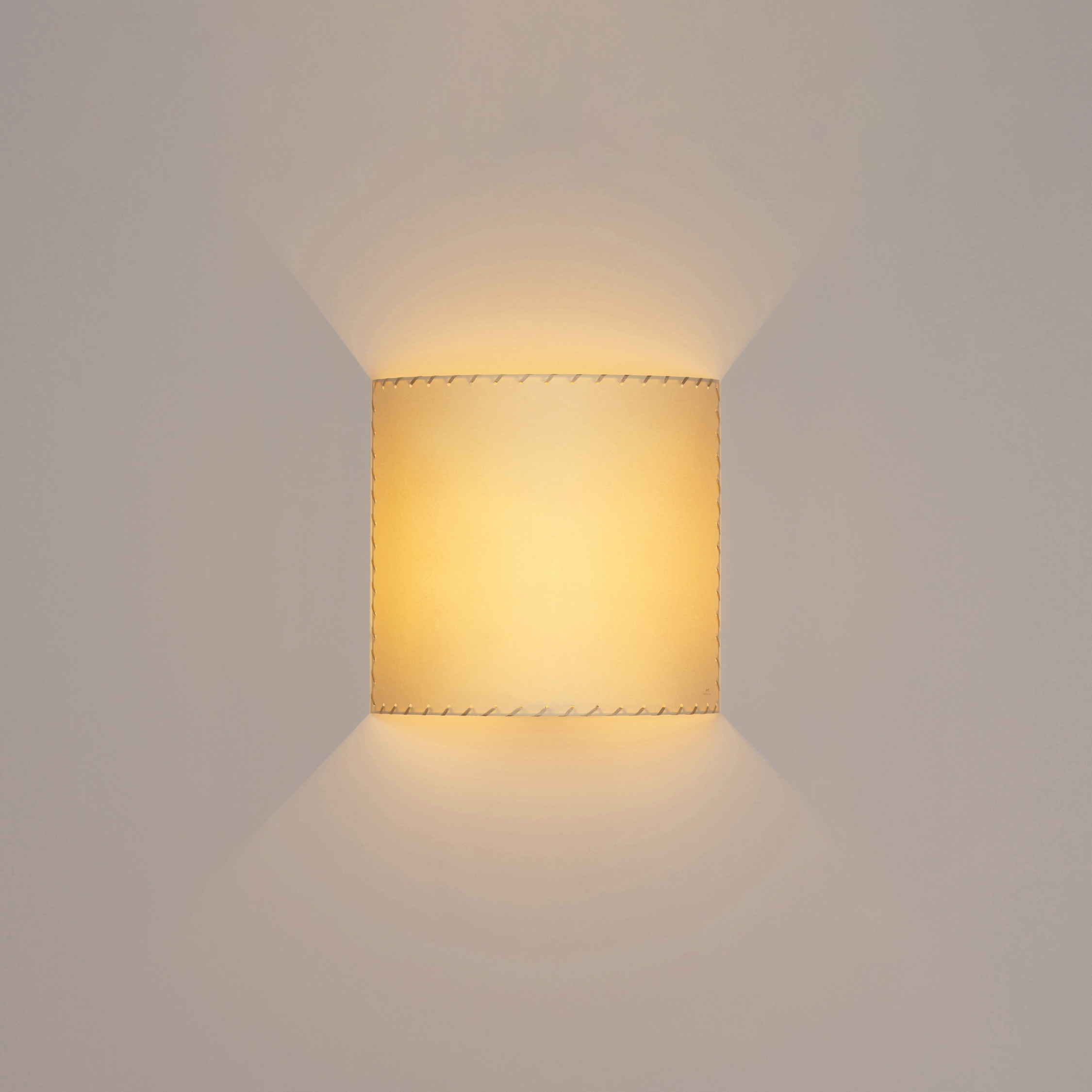 Display product Comodín cuadrado | Wall Lamp from manufacturer Santa & Cole