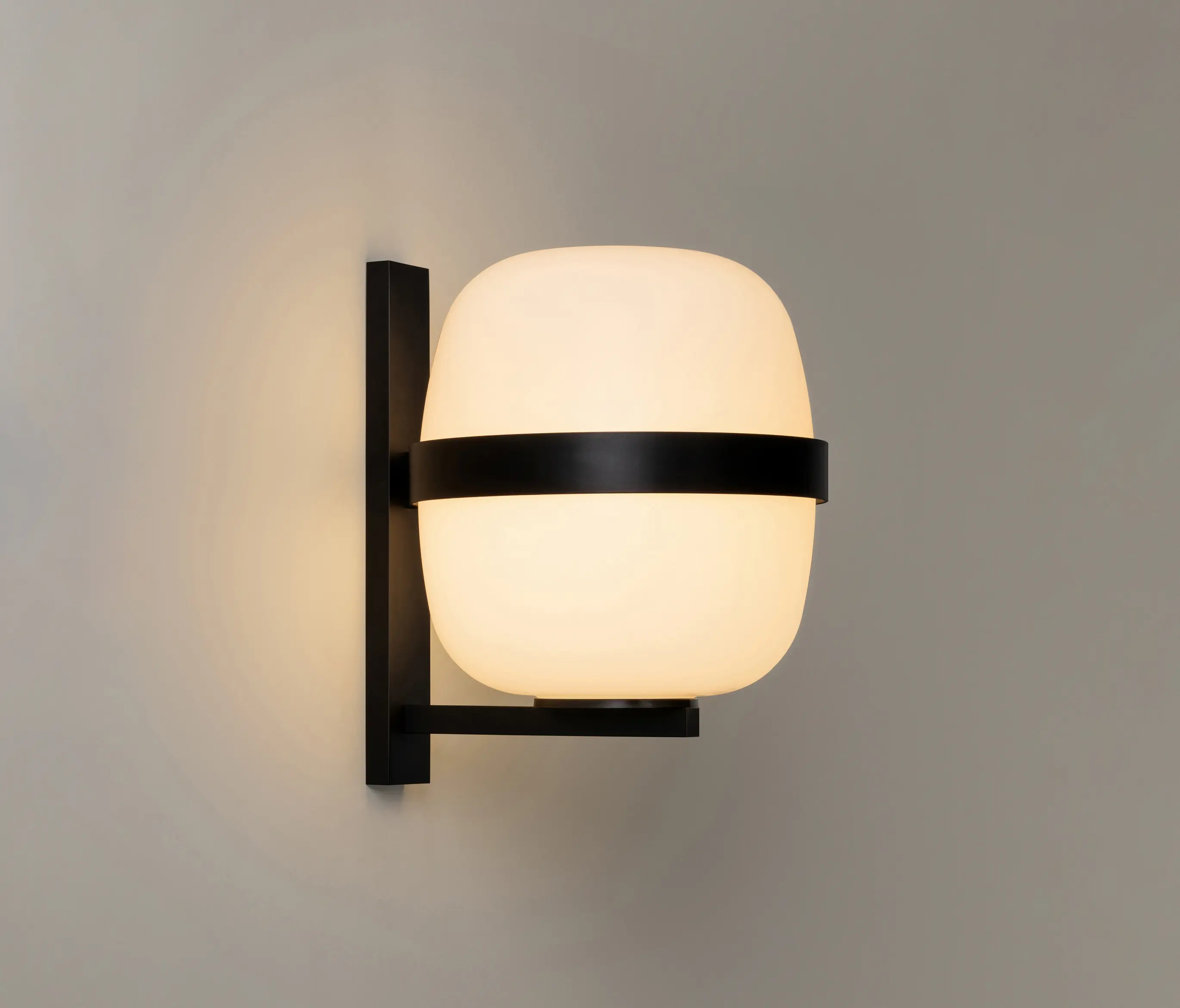 Santa & Cole - Wally Cesta | Apliques