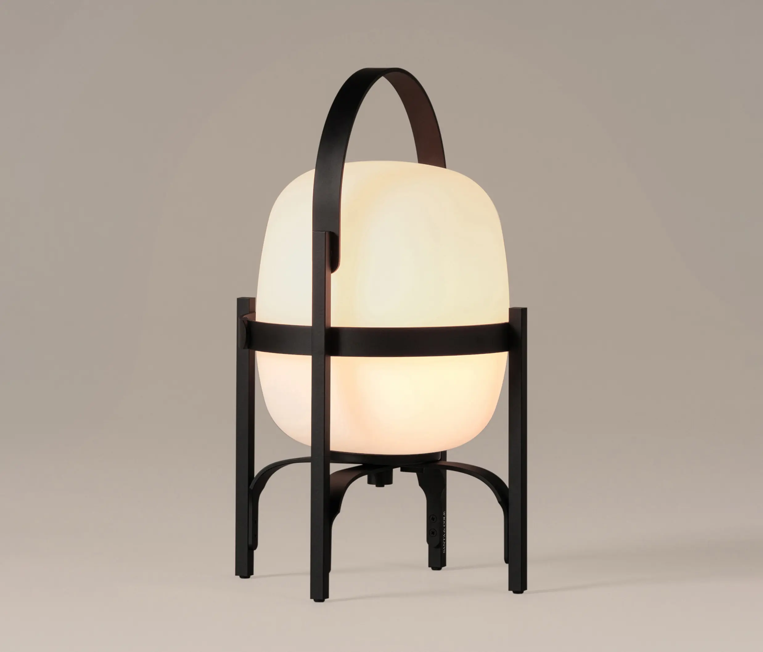 Santa & Cole - Cestita Alubat | Lámparas de sobremesa