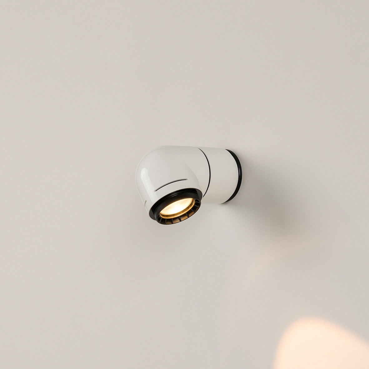 Display product Petit Tatu | Wall Lamp from manufacturer Santa & Cole