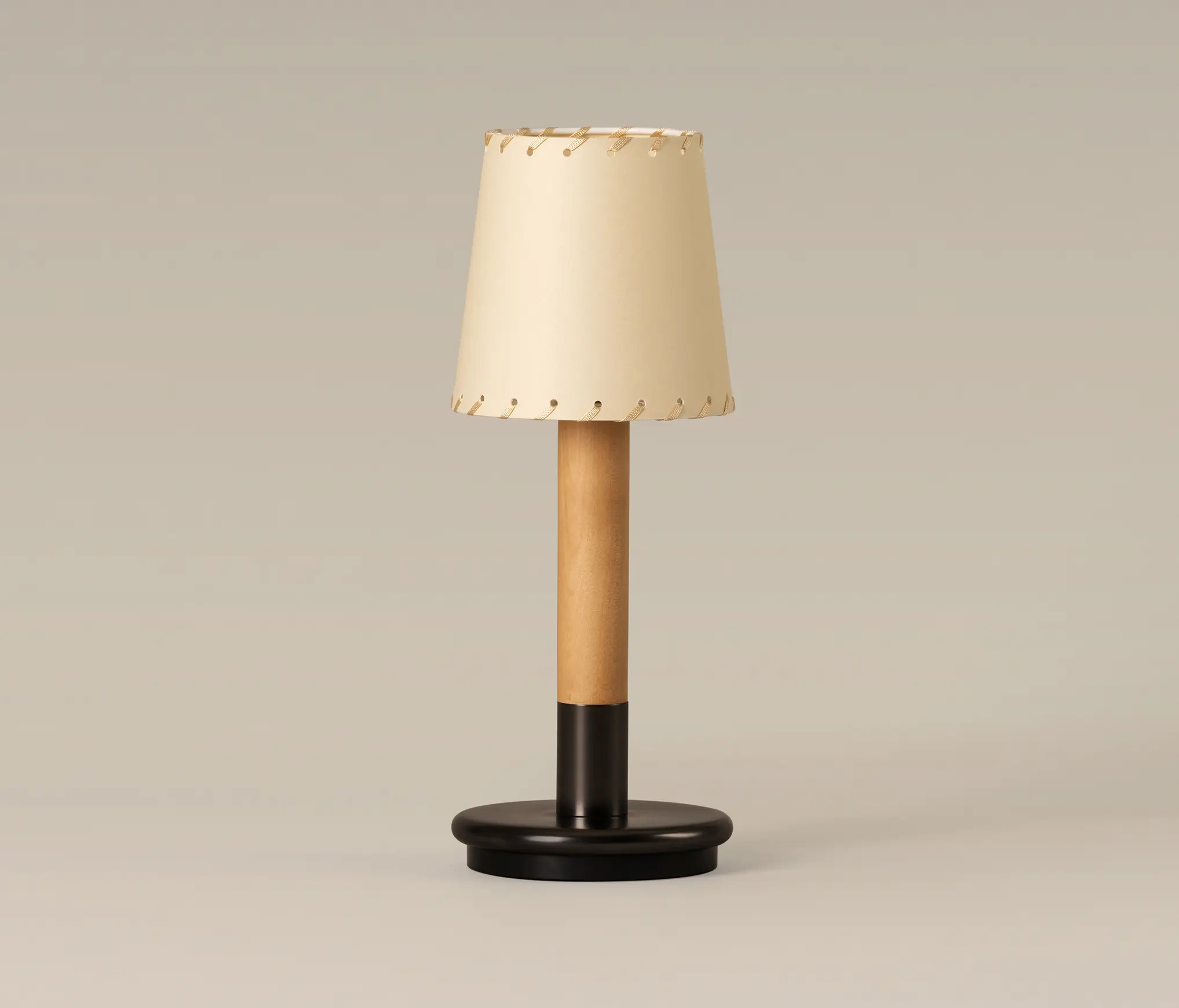Santa & Cole - Básica Mínima Batería | Table Lamp