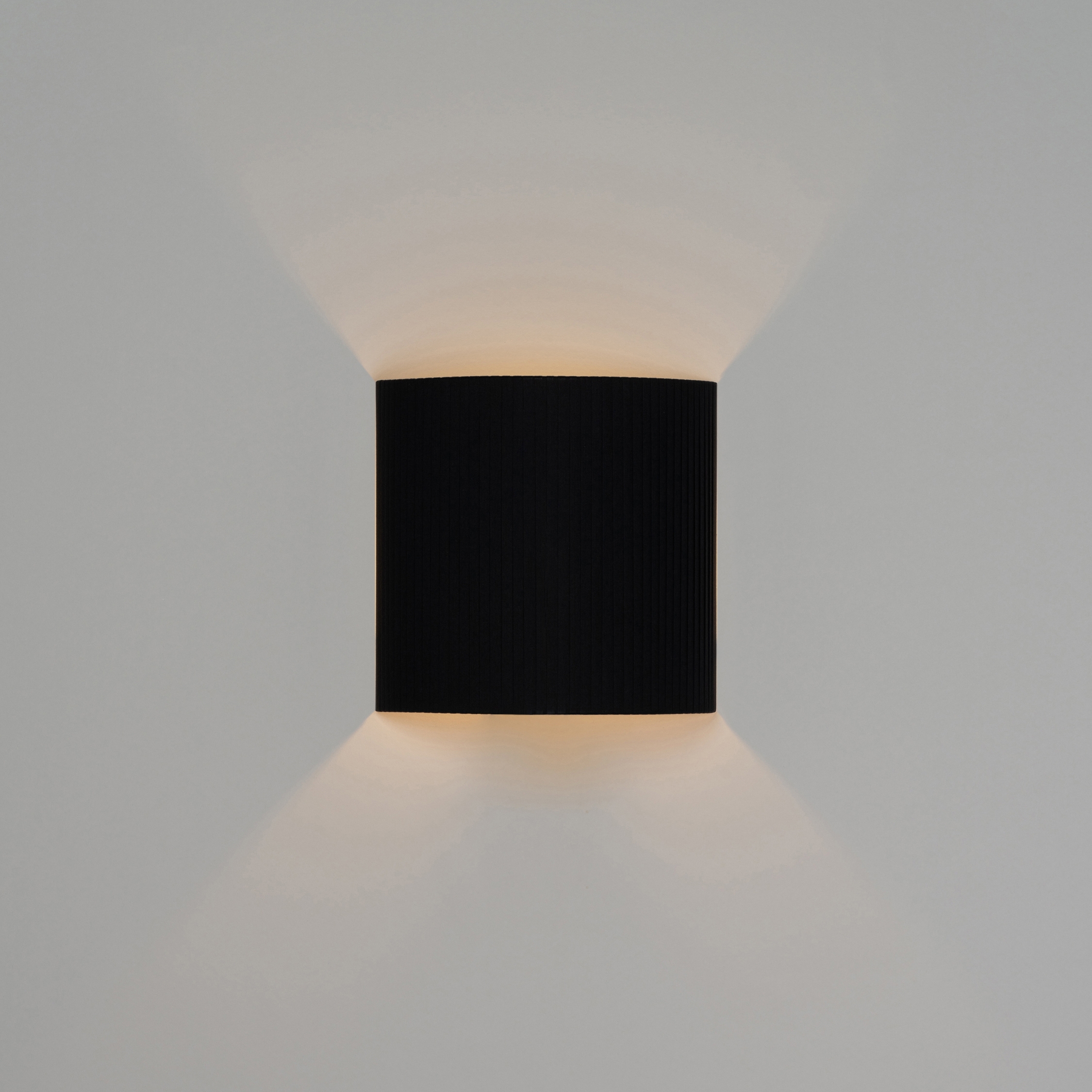 Mostra il prodotto Comodín cuadrado | Wall Lamp del produttore Santa & Cole