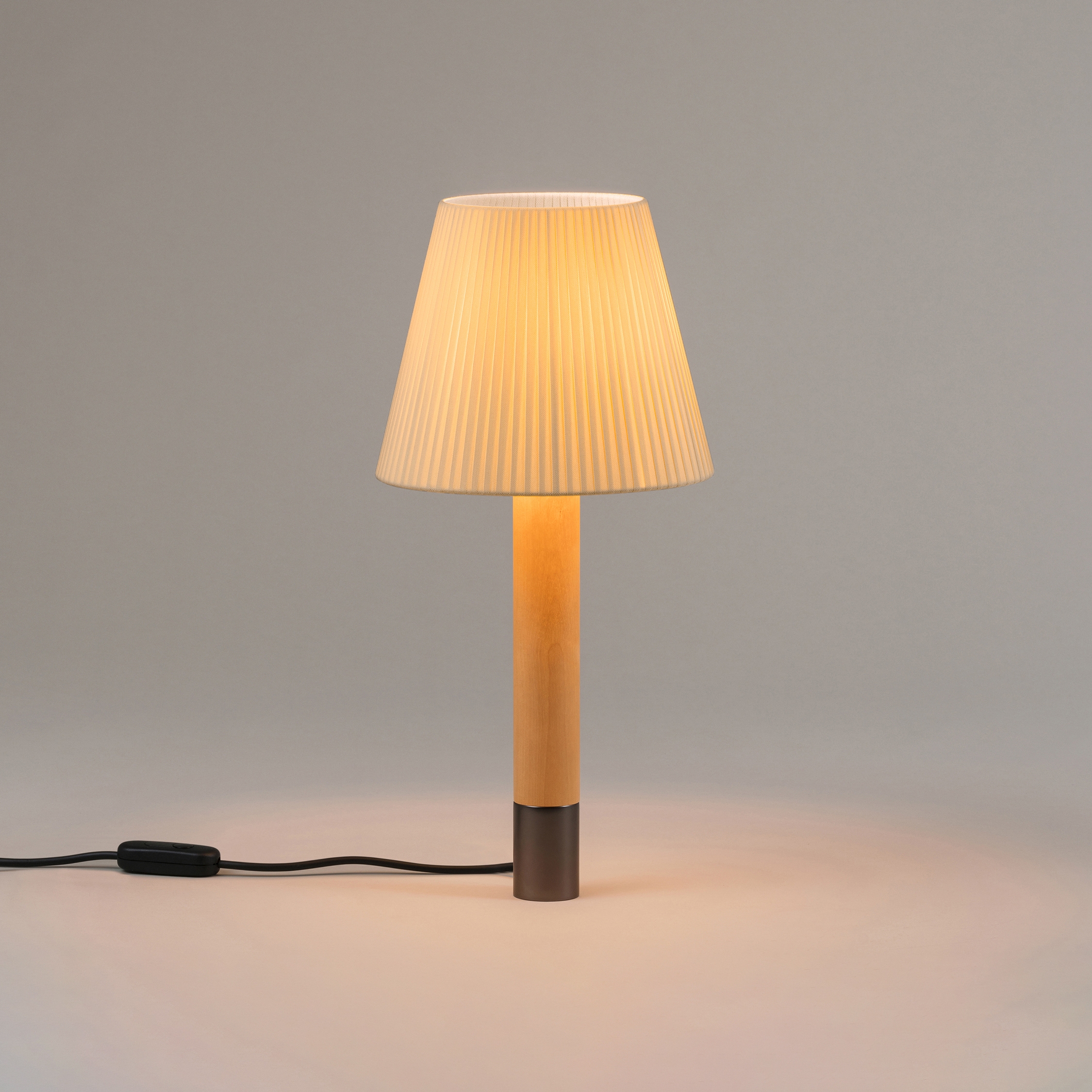 Básica M1 | Table Lamp