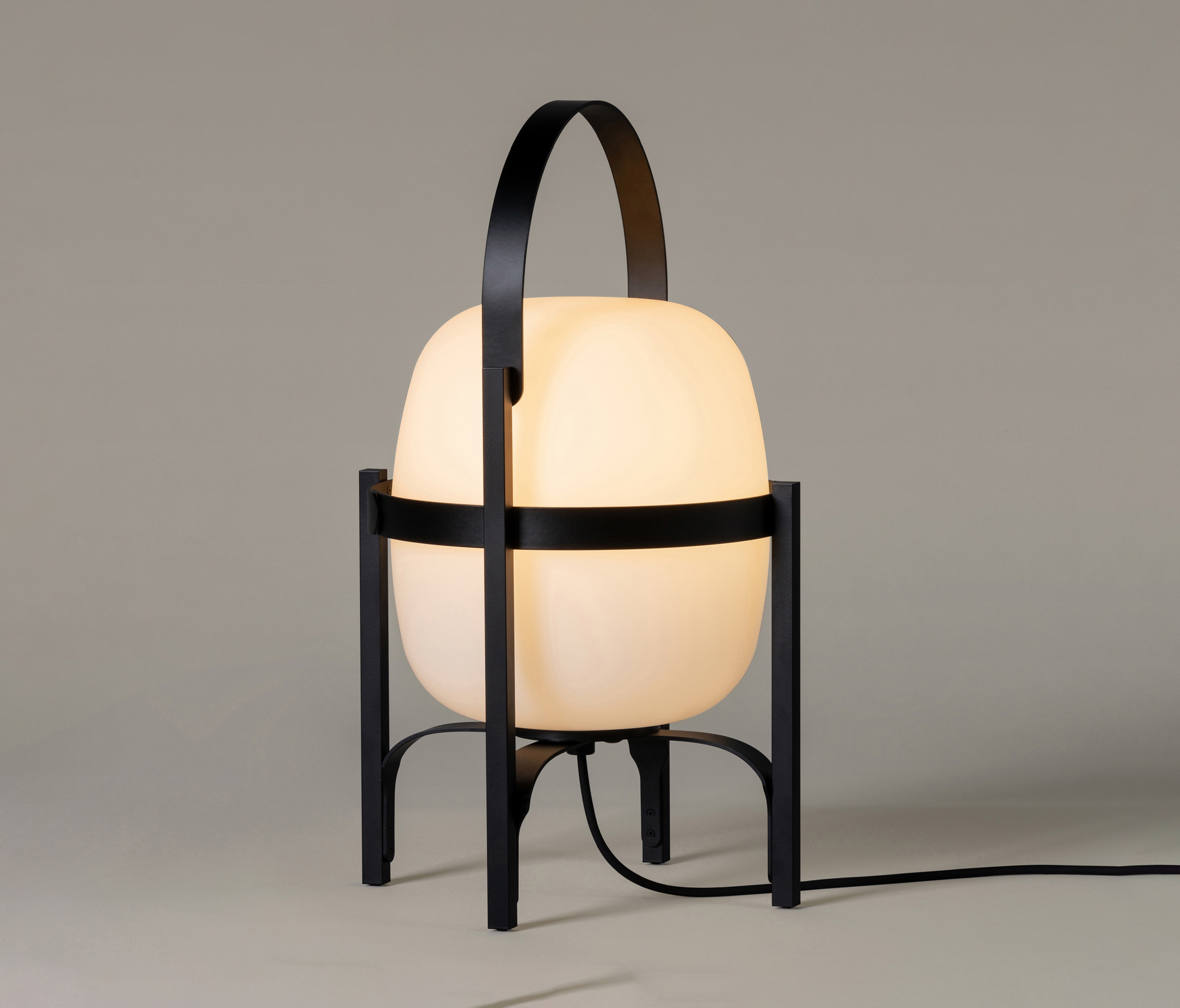 Display product Cesta Exterior | Table Lamp from manufacturer Santa & Cole