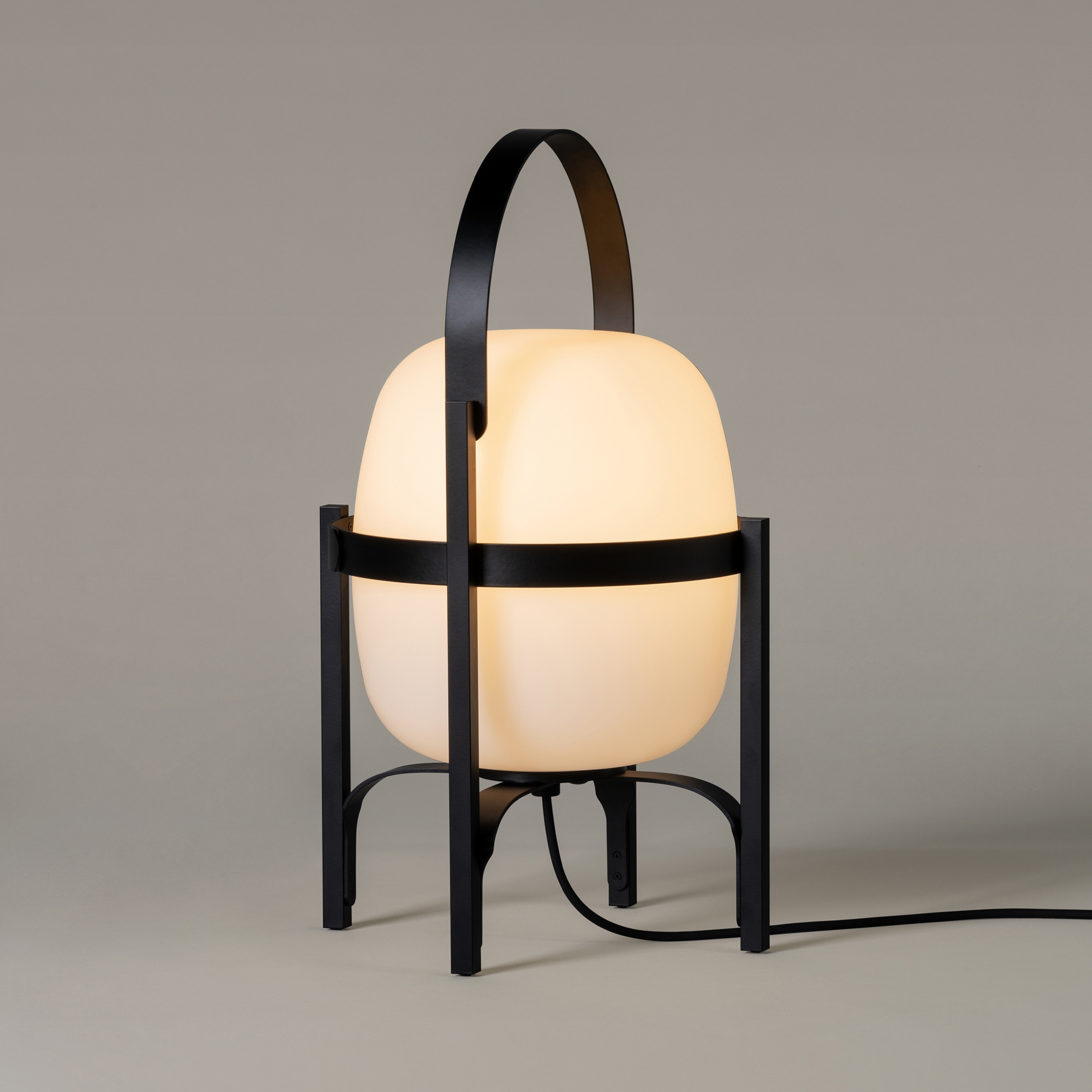 Display product Cesta Exterior | Table Lamp from manufacturer Santa & Cole
