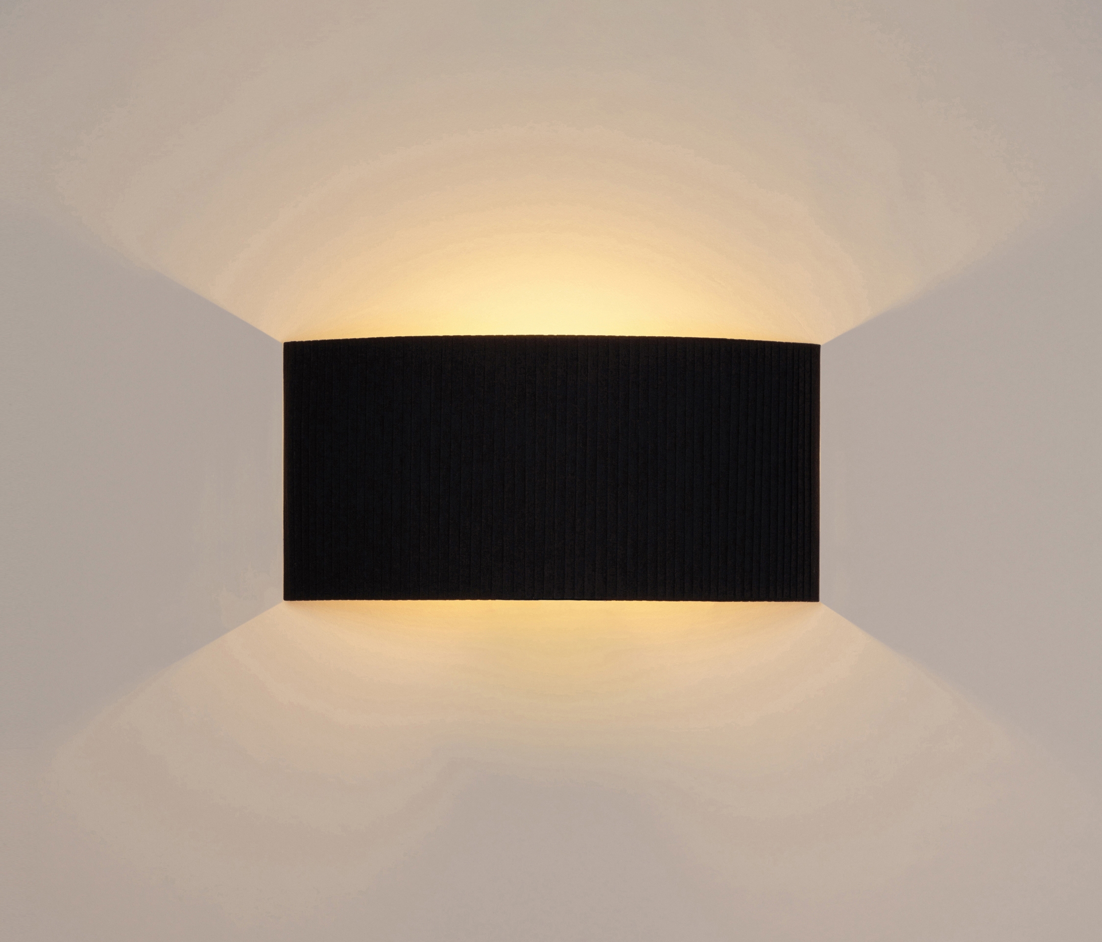Mostra il prodotto Comodín rectangular | Wall Lamp del produttore Santa & Cole