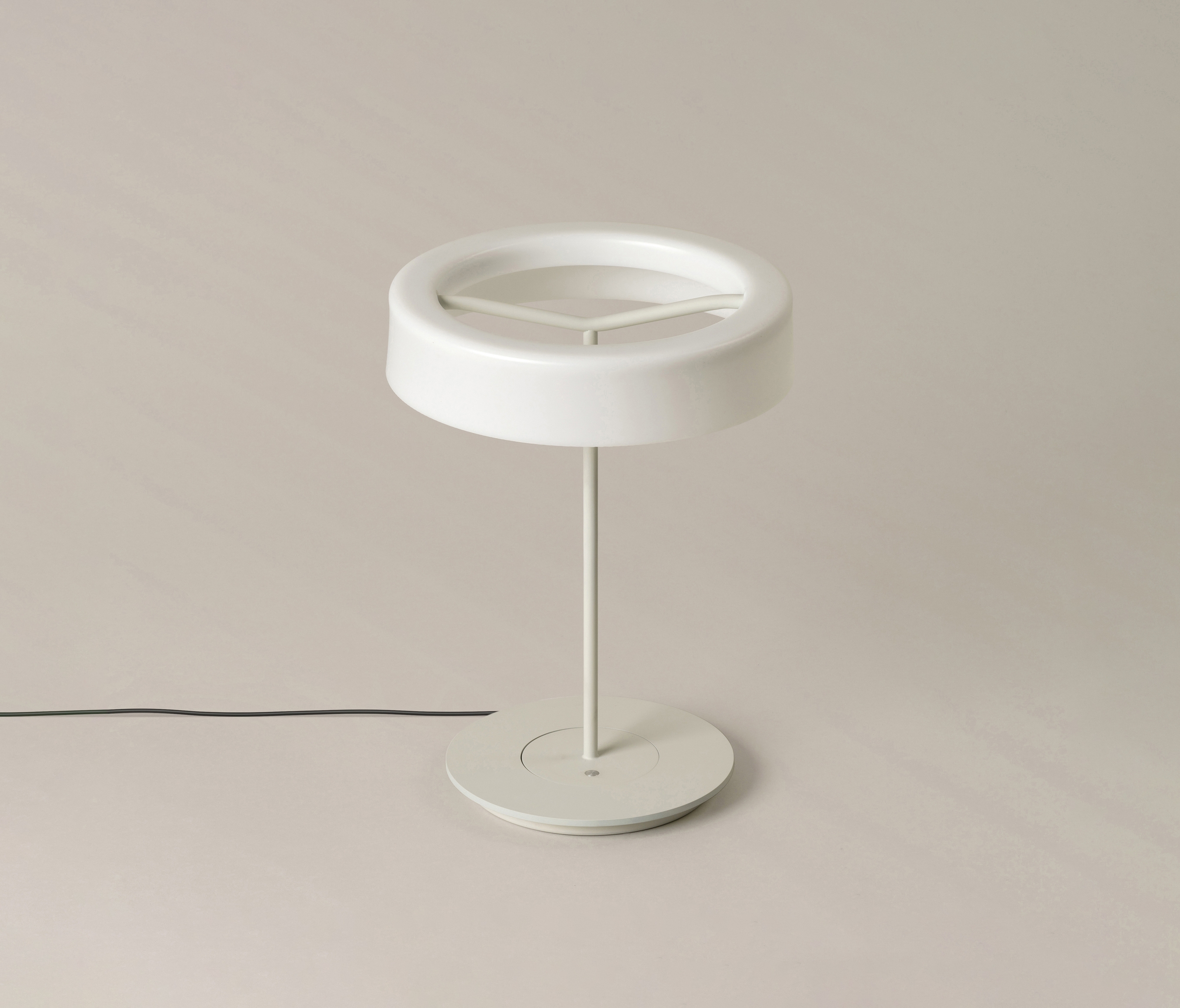 Display product Sin S | Table Lamp from manufacturer Santa & Cole