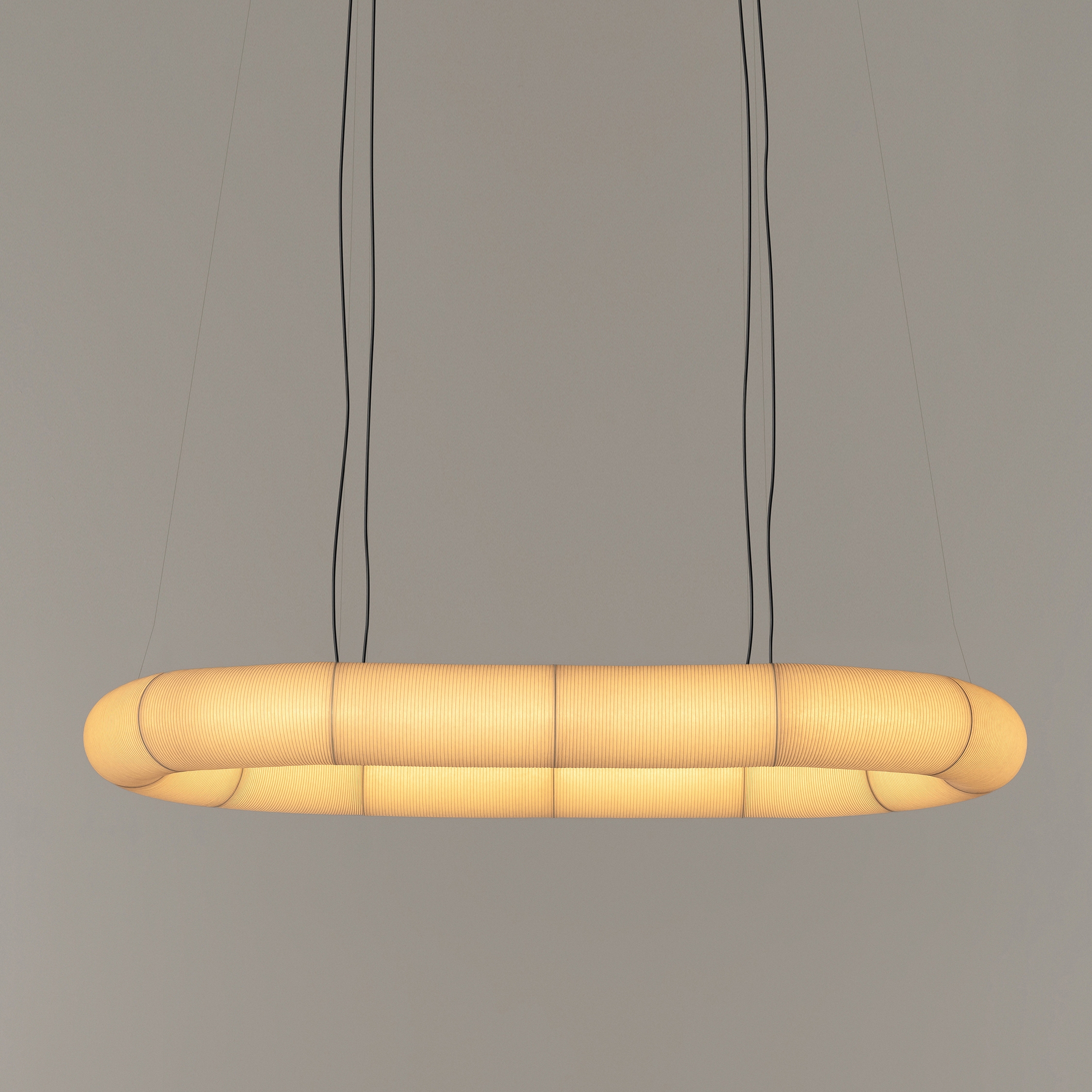 Vertoon produk Tekiò Oval P12 | Pendant Lamp van vervaardiger Santa & Cole