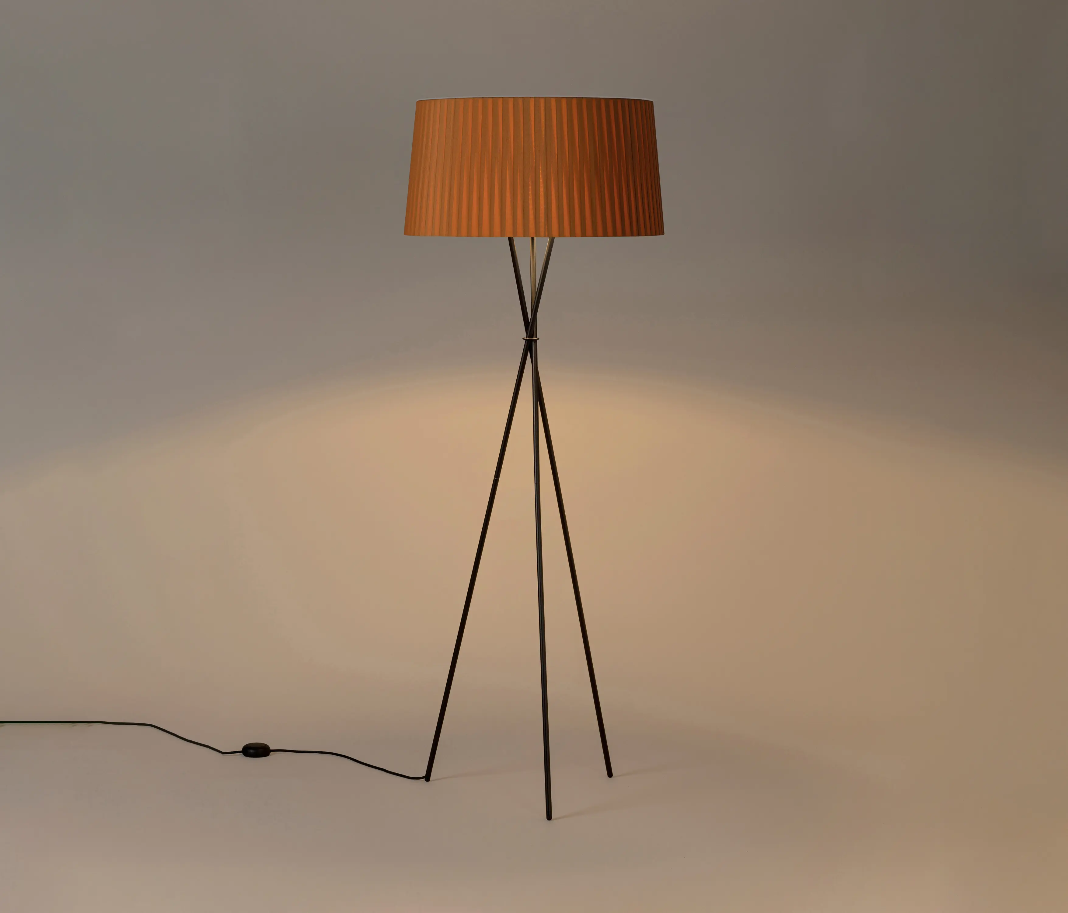 Santa & Cole - Trípode G5 | Floor Lamp