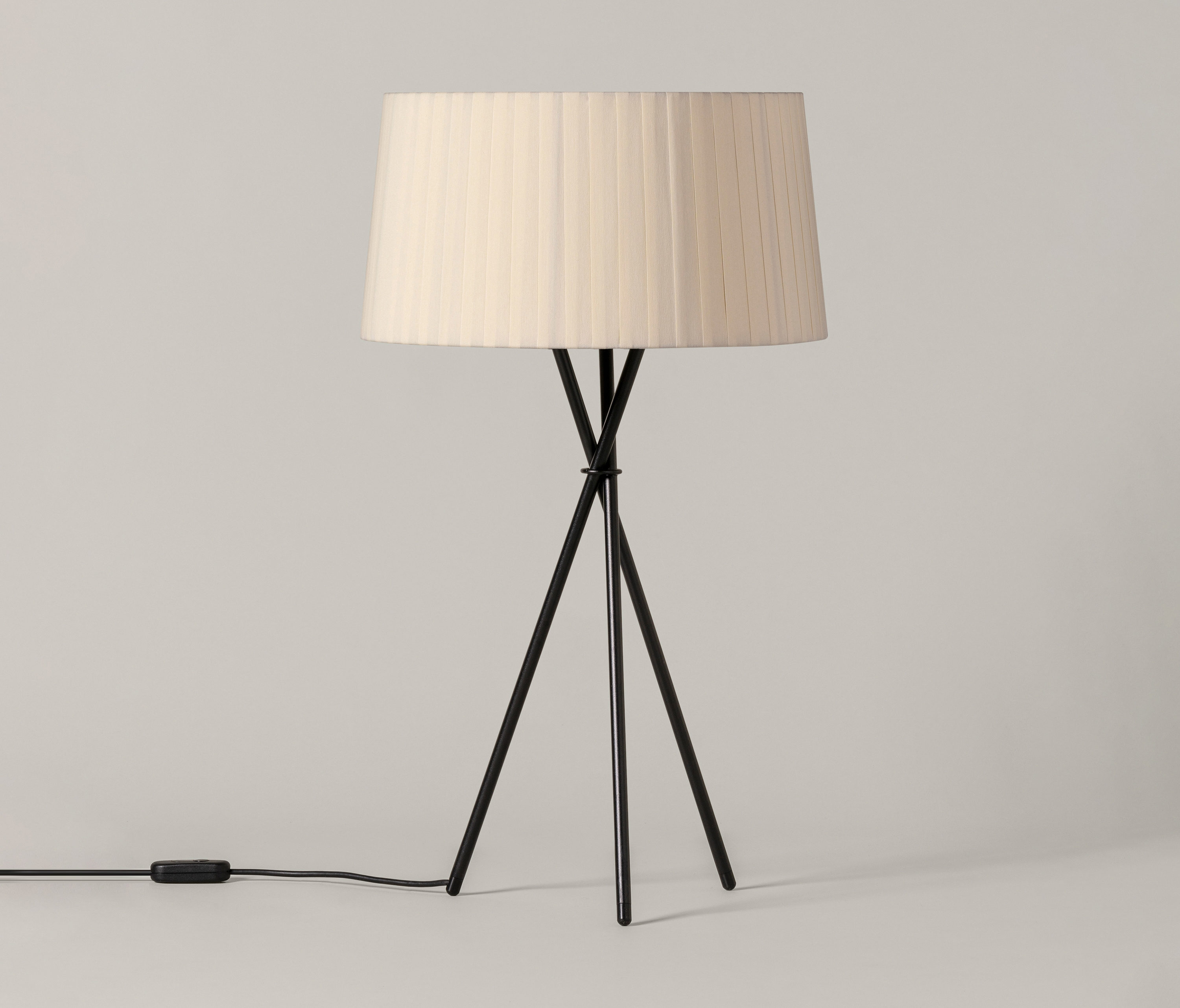 Afficher le produit Trípode G6 | Table Lamp du fabricant Santa & Cole