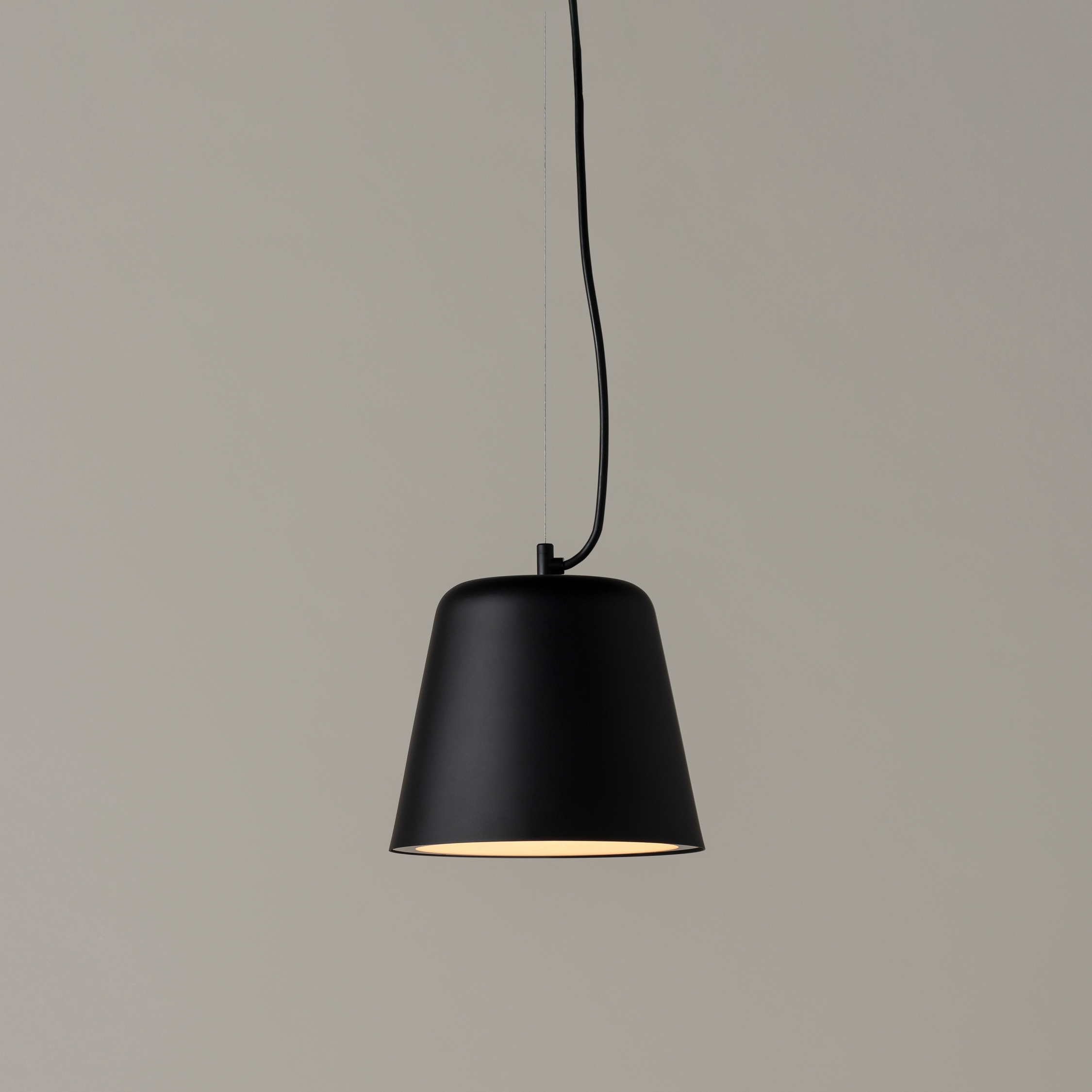 Display product Vaso | Pendant Lamp from manufacturer Santa & Cole
