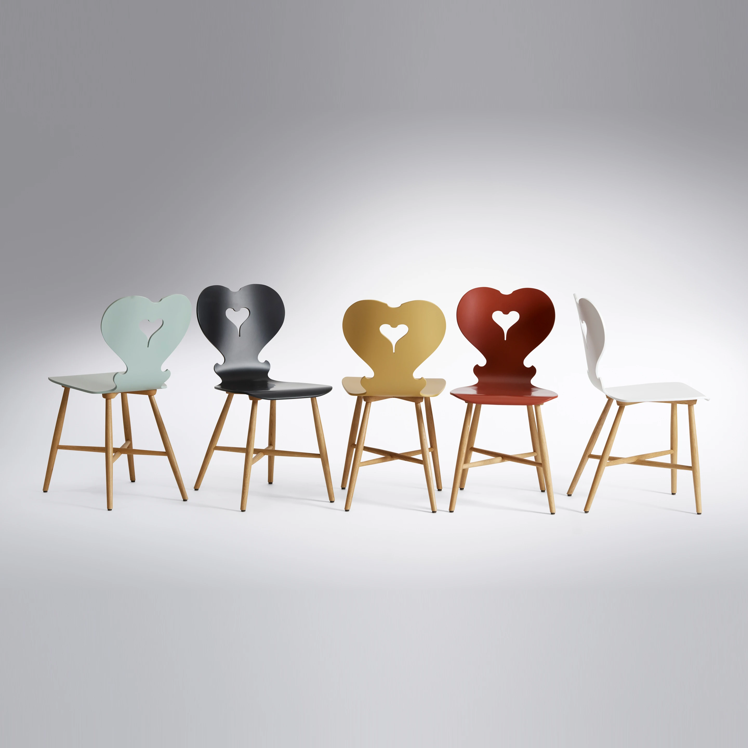 CHAIRS / ARMCHAIRS / STOOLS / BENCHES