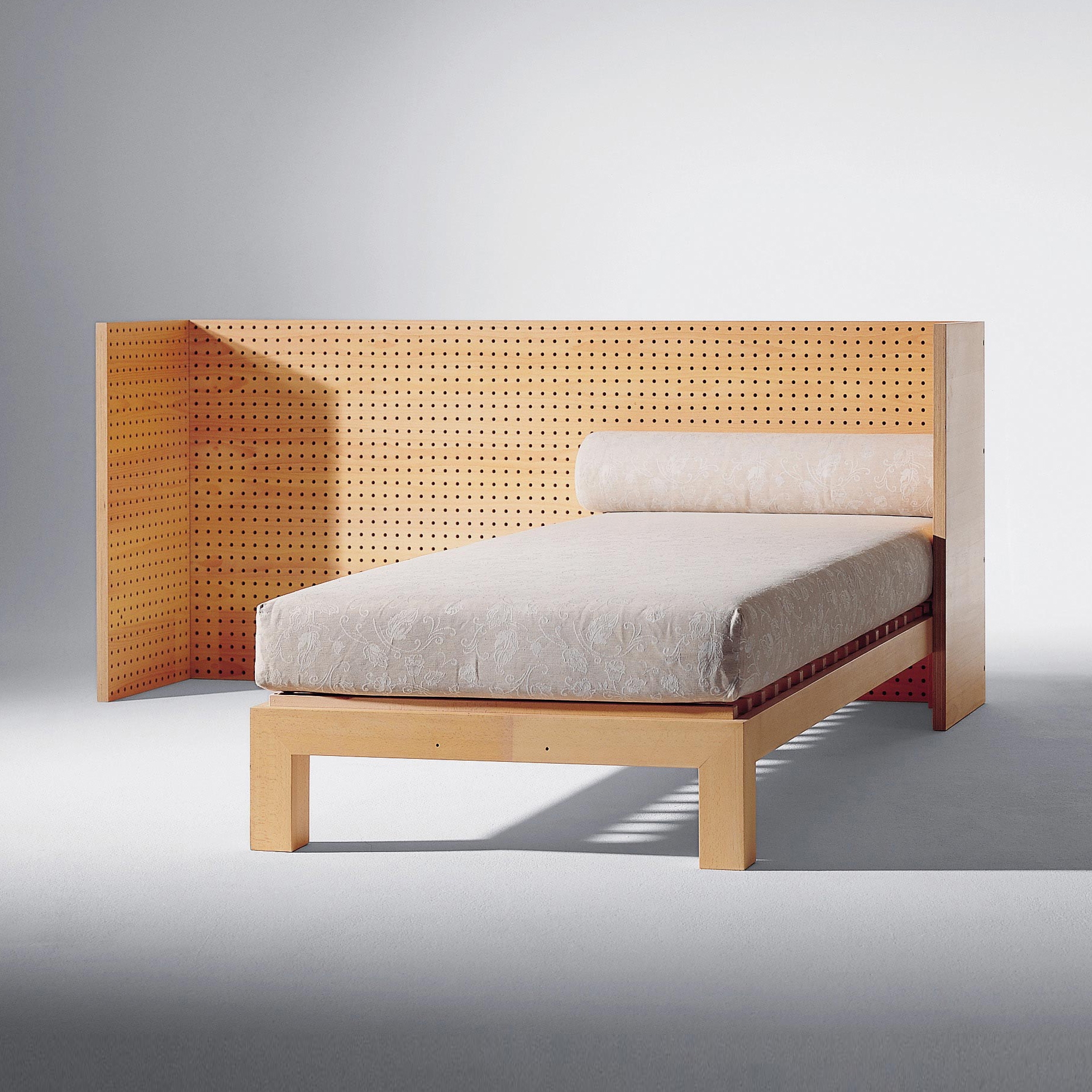 BEDS / SOFAS