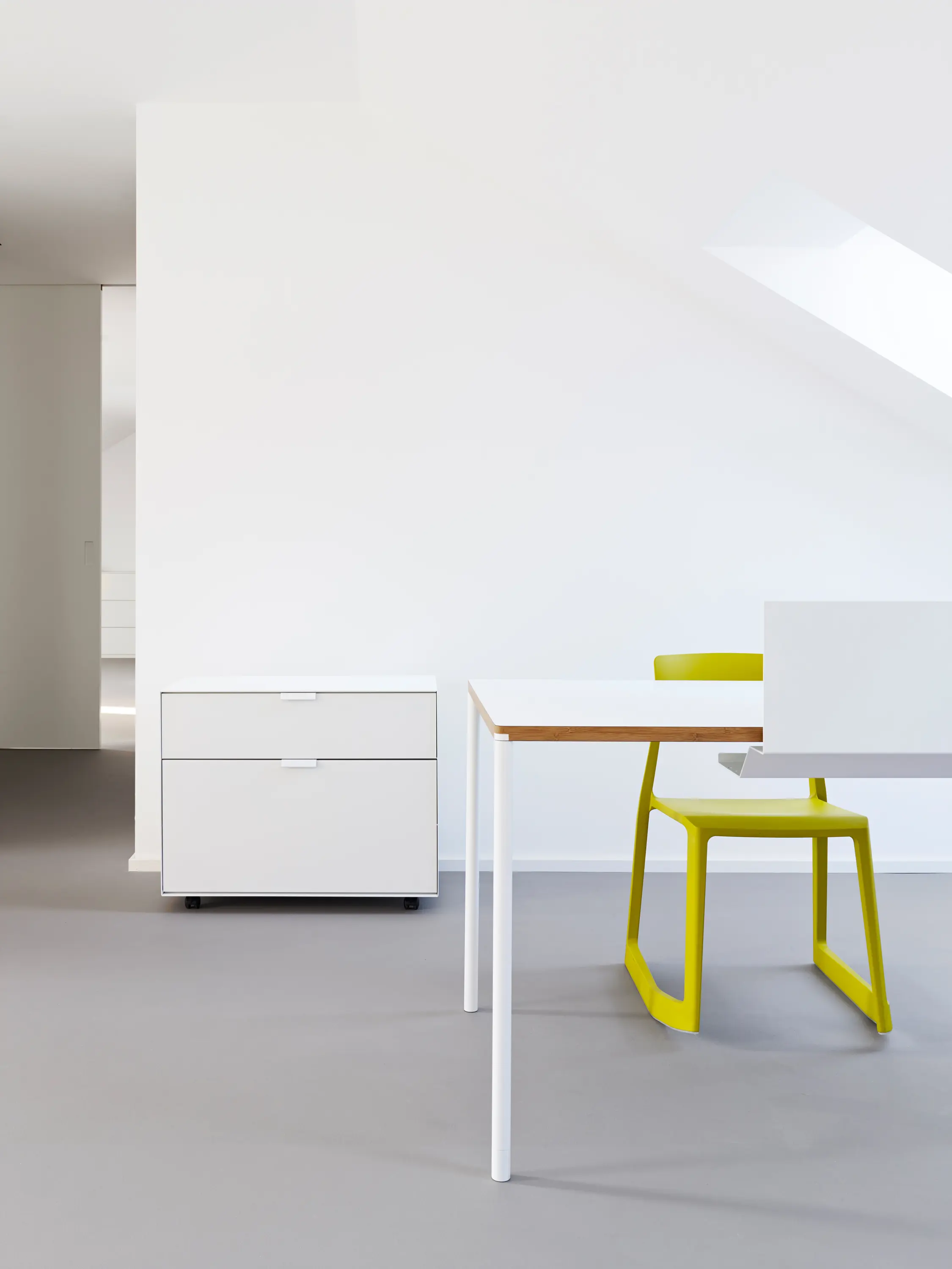 S+ Systemmöbel - M04 Table Program