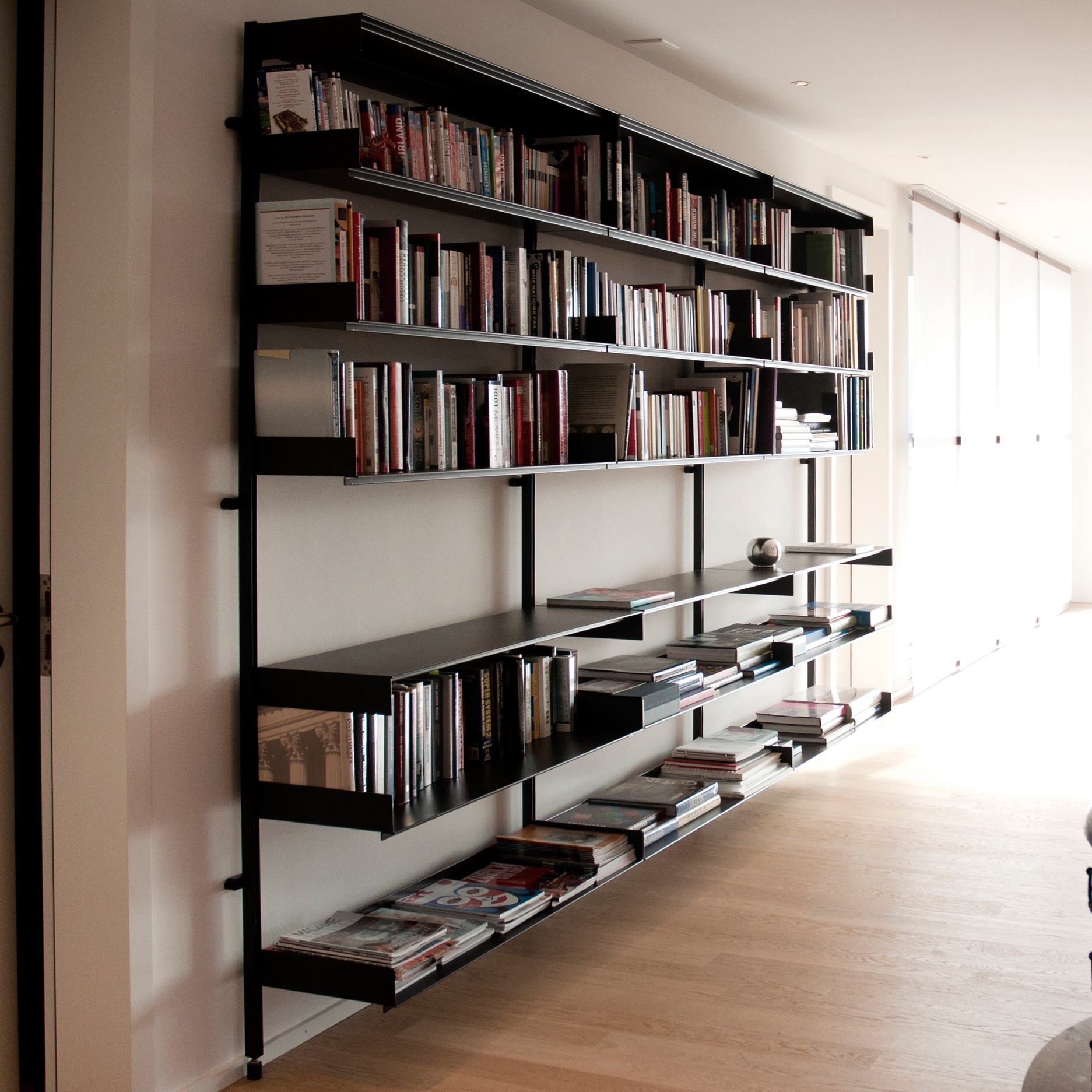 Display product System M Shelves from manufacturer S+ Systemmöbel