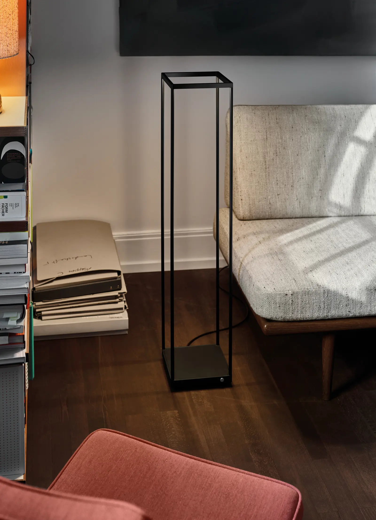 REFLEX² FLOOR M BLACK - Free-standing lights from serien.lighting ...
