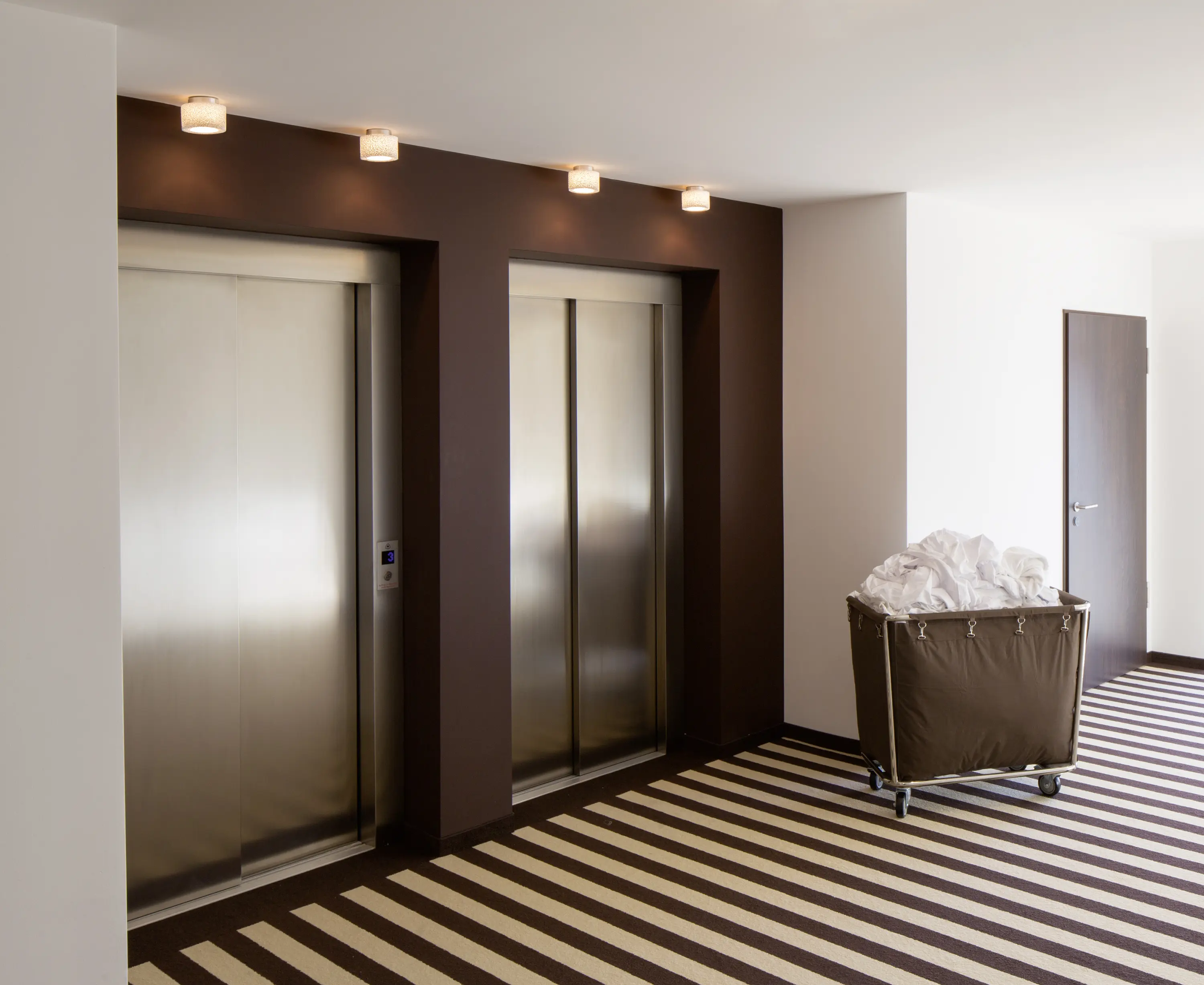 serien.lighting - REEF Wall