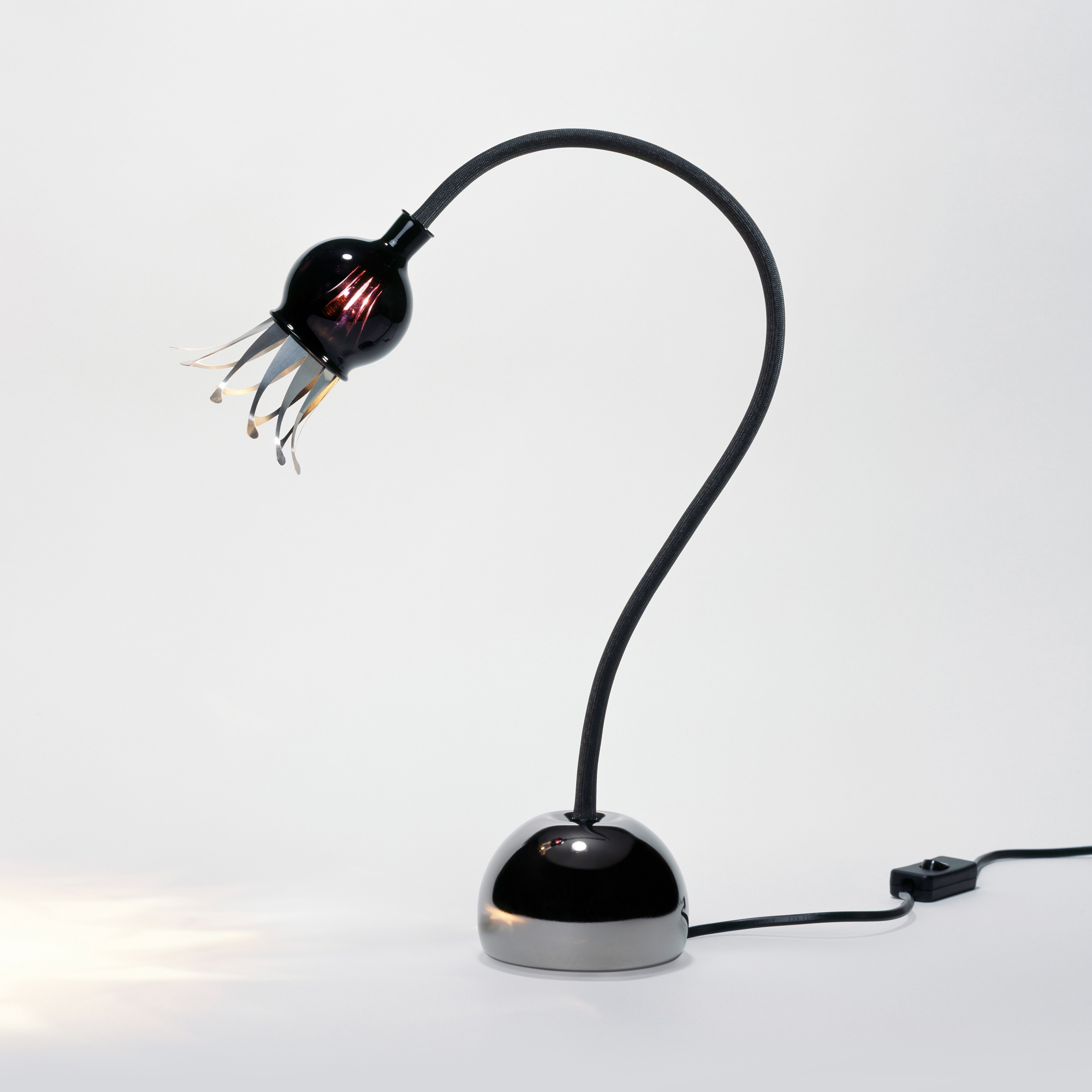 Display product POPPY Table from manufacturer serien.lighting