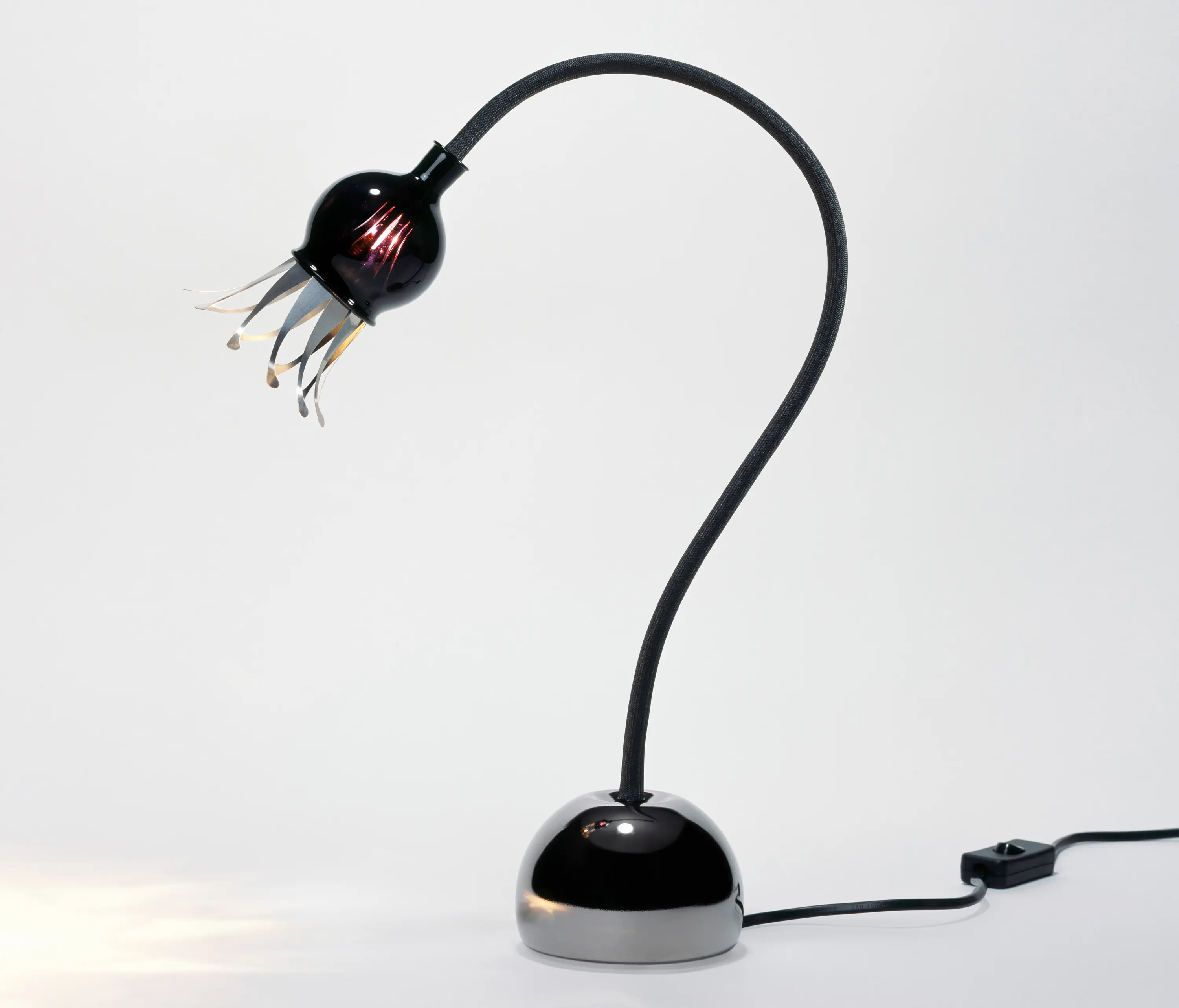serien.lighting - POPPY Table