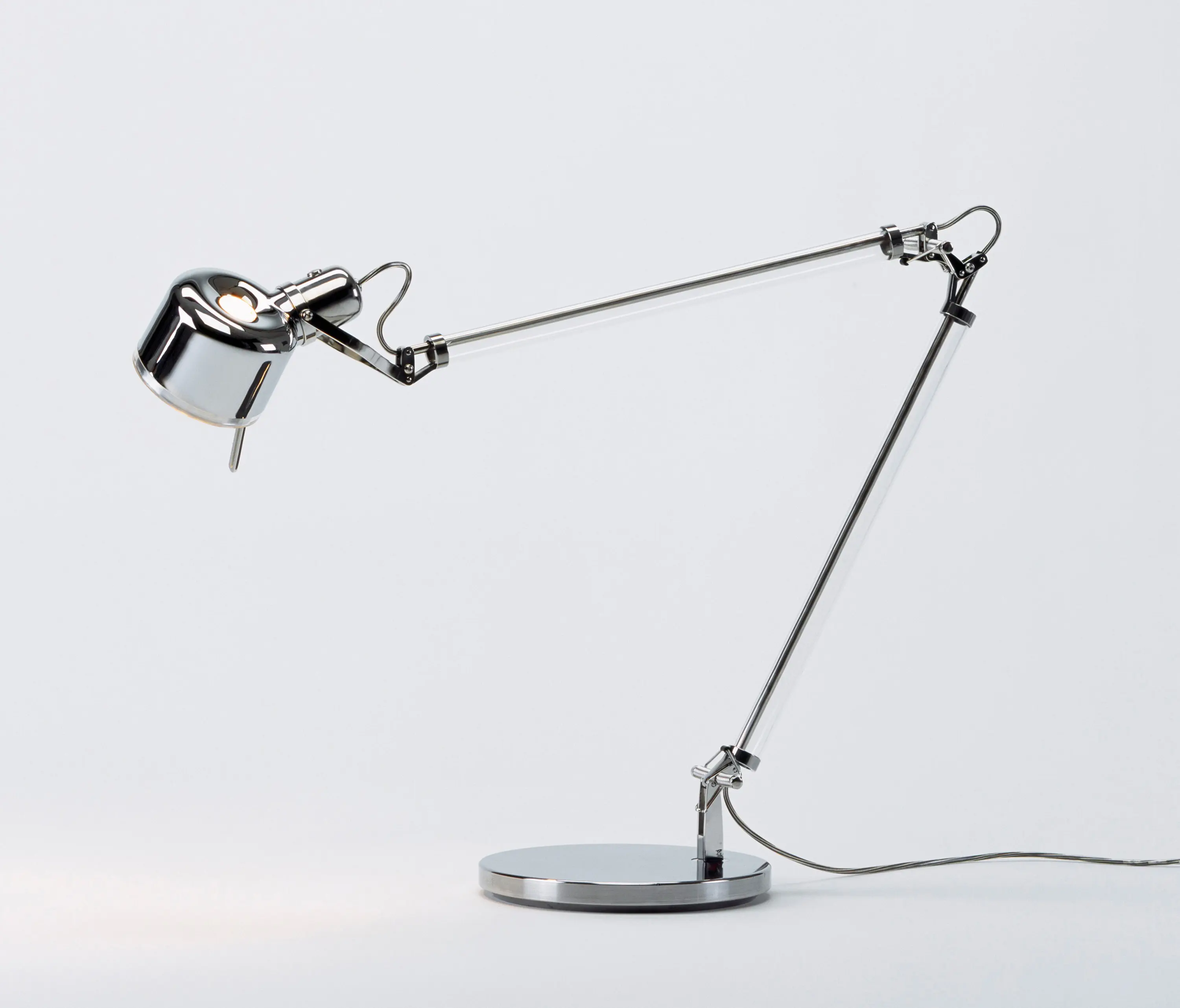 serien.lighting - JOB Table