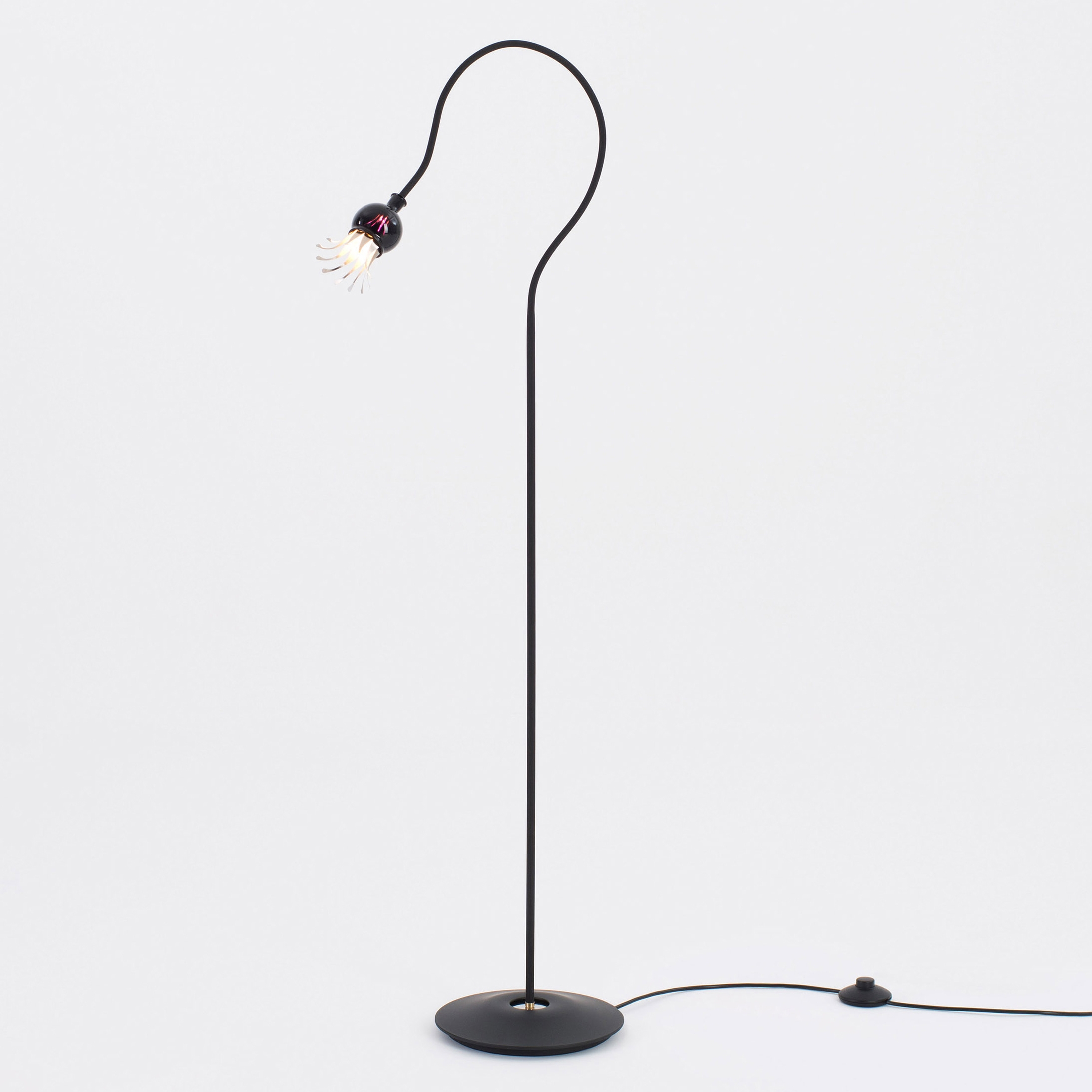 Display product POPPY Floor 1 from manufacturer serien.lighting