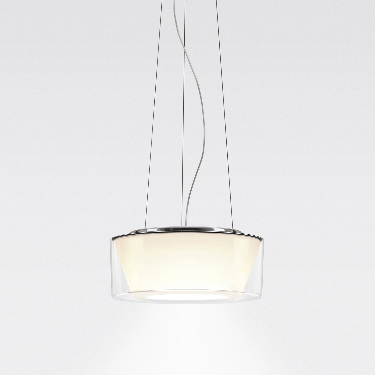 Mostrar el producto CURLING Suspension Rope | shade acrylic glass, reflector conical opal del fabricante serien.lighting