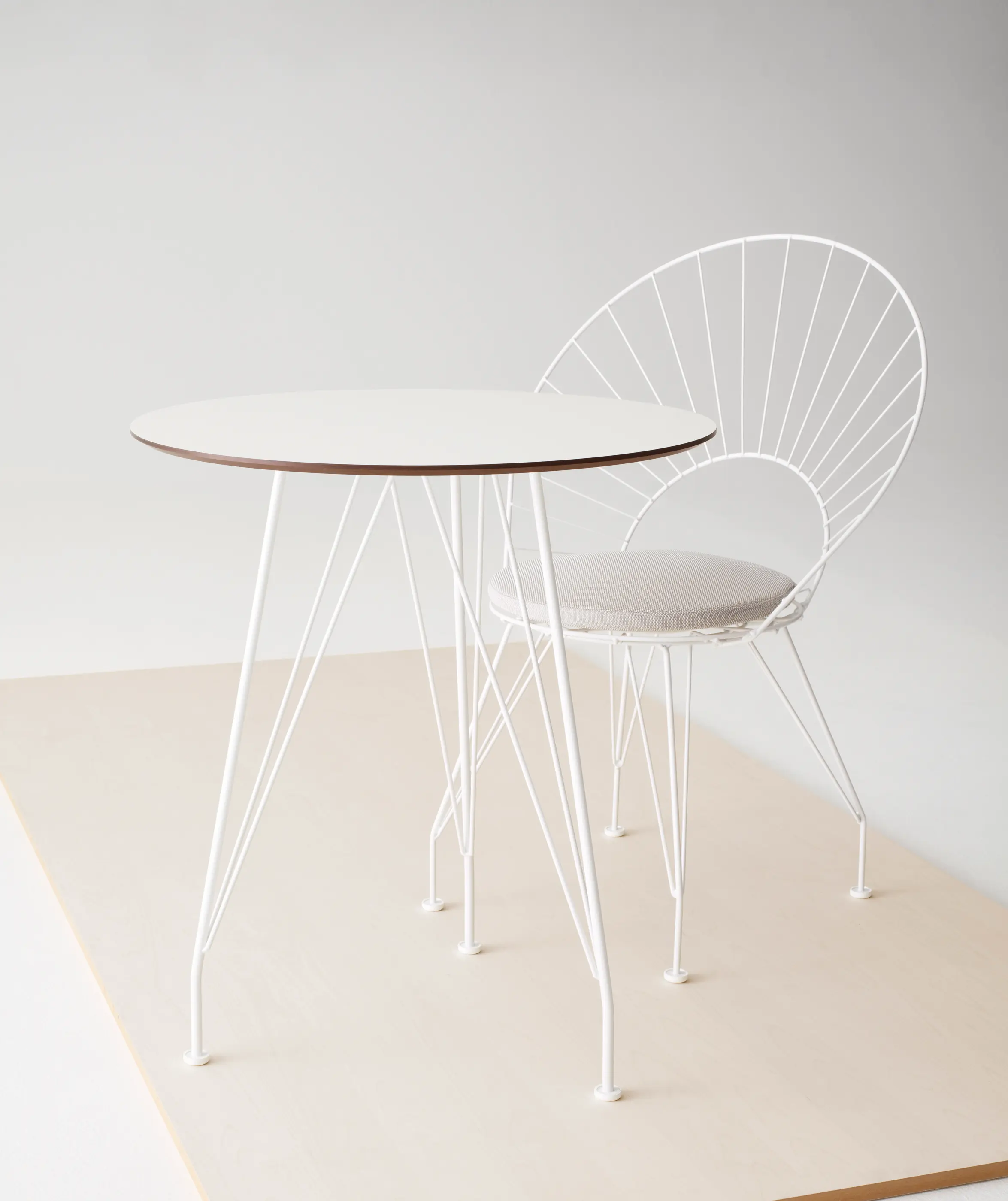 Swedese - Desirée table