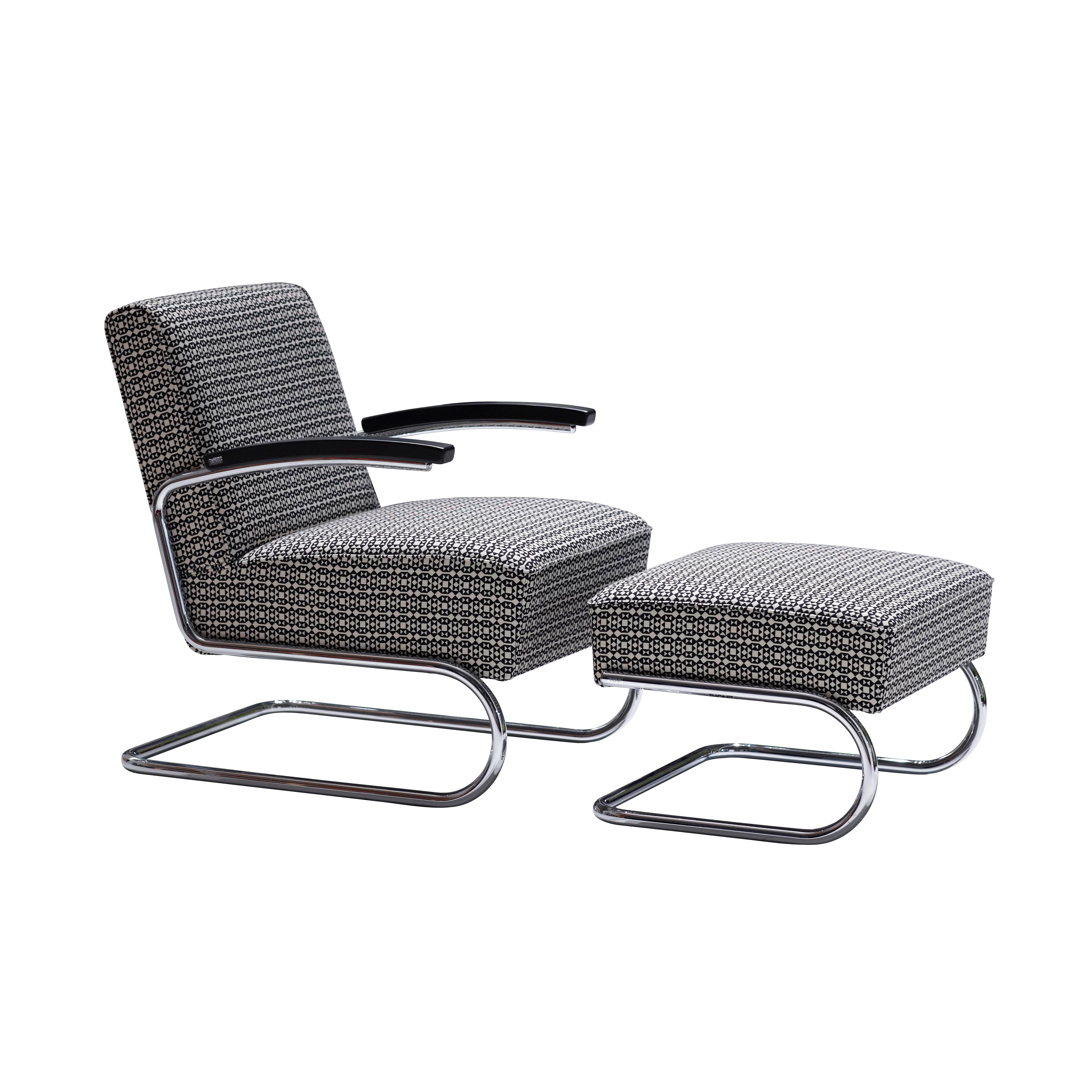 Display product S 411 I S 411 H from manufacturer Thonet