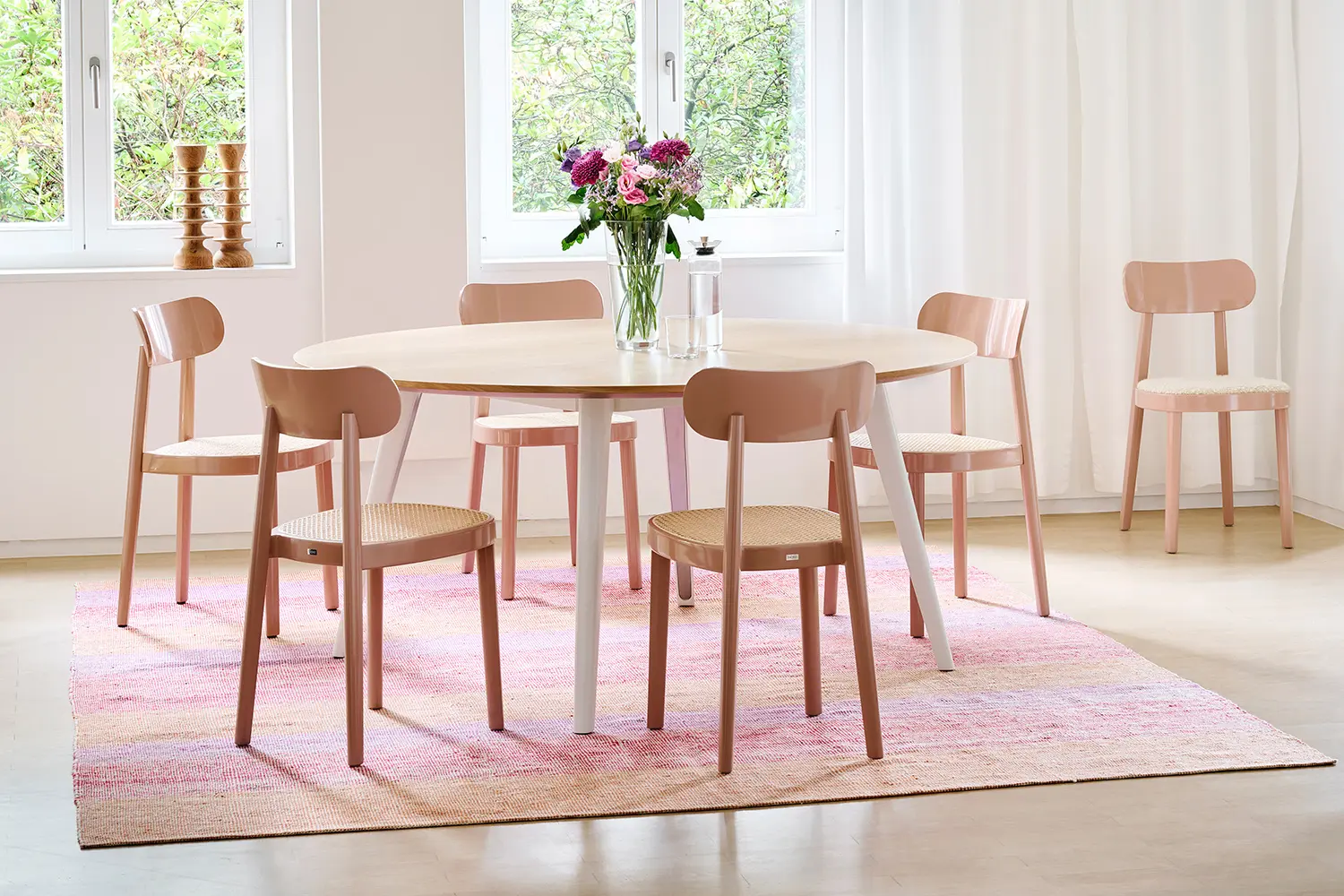 Thonet - 118 High Gloss