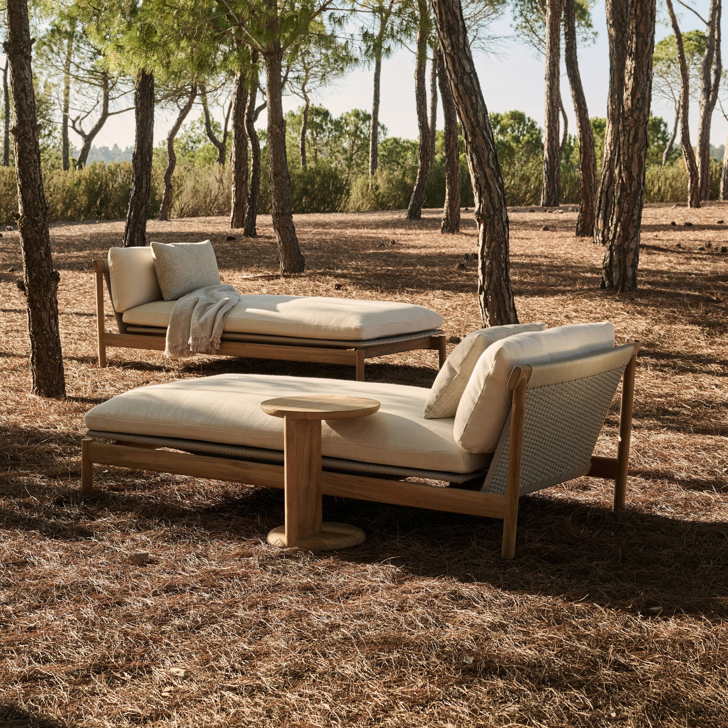DAYBEDS