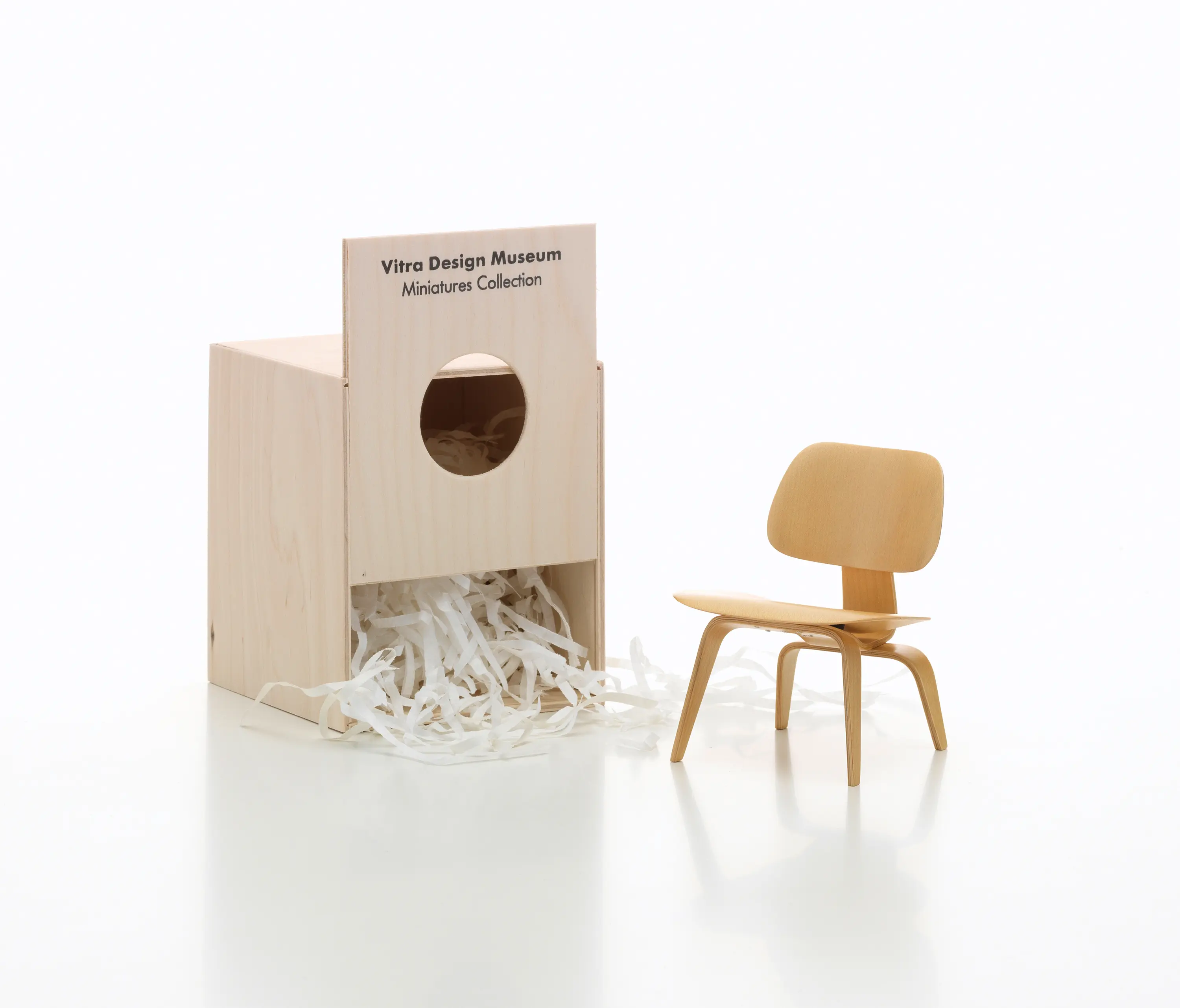 Vitra - Plywood Group LCW