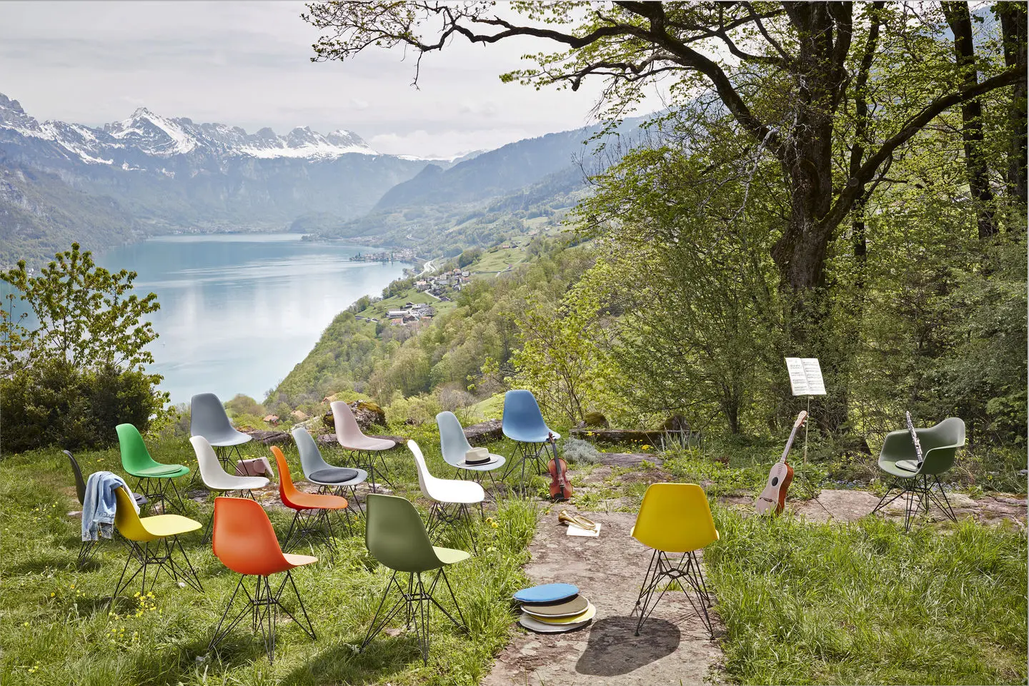 Vitra - Eames Plastic Side Chair RE DSL