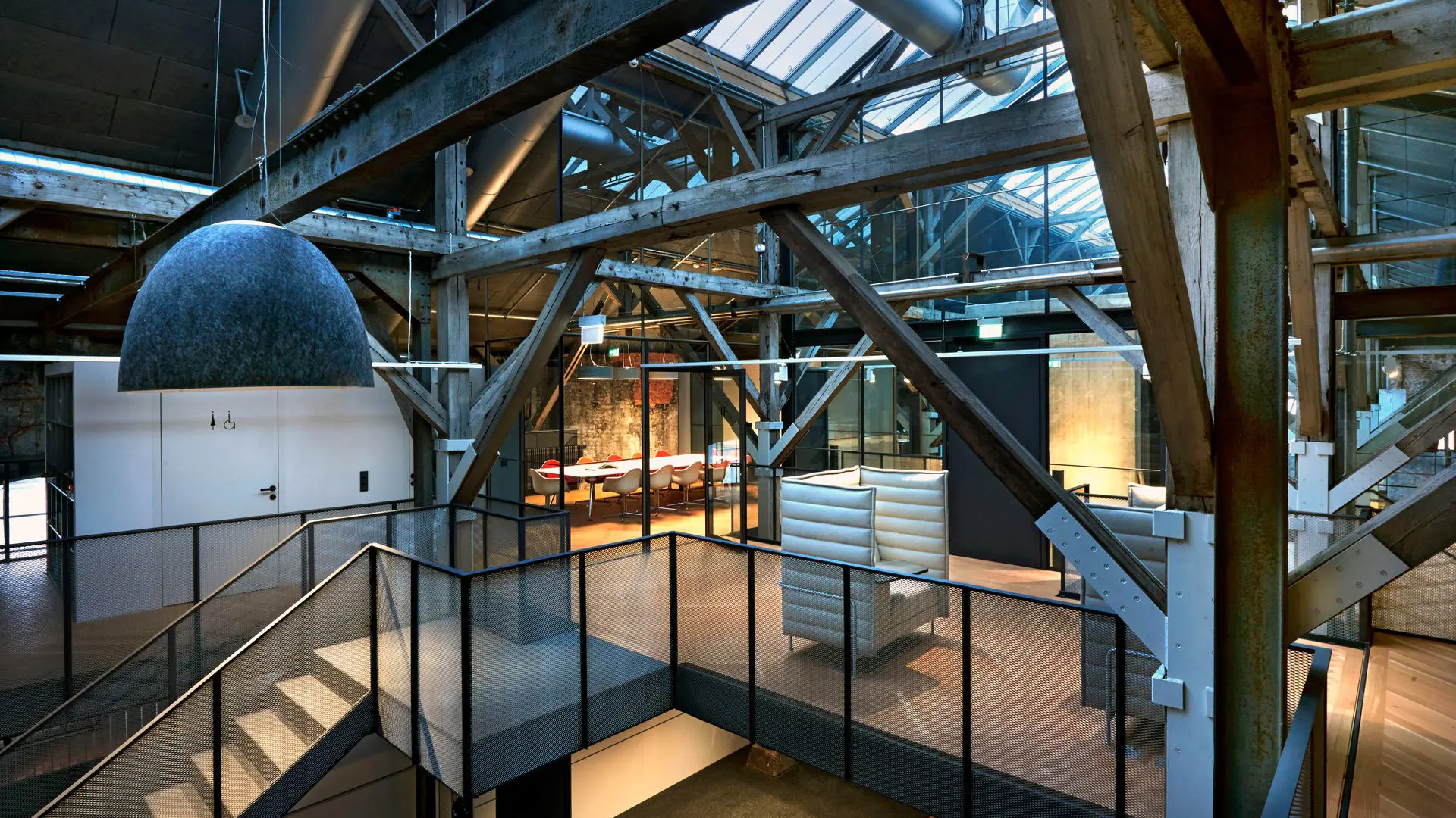 Vitra - Eames Plastic Armchair RE DAL